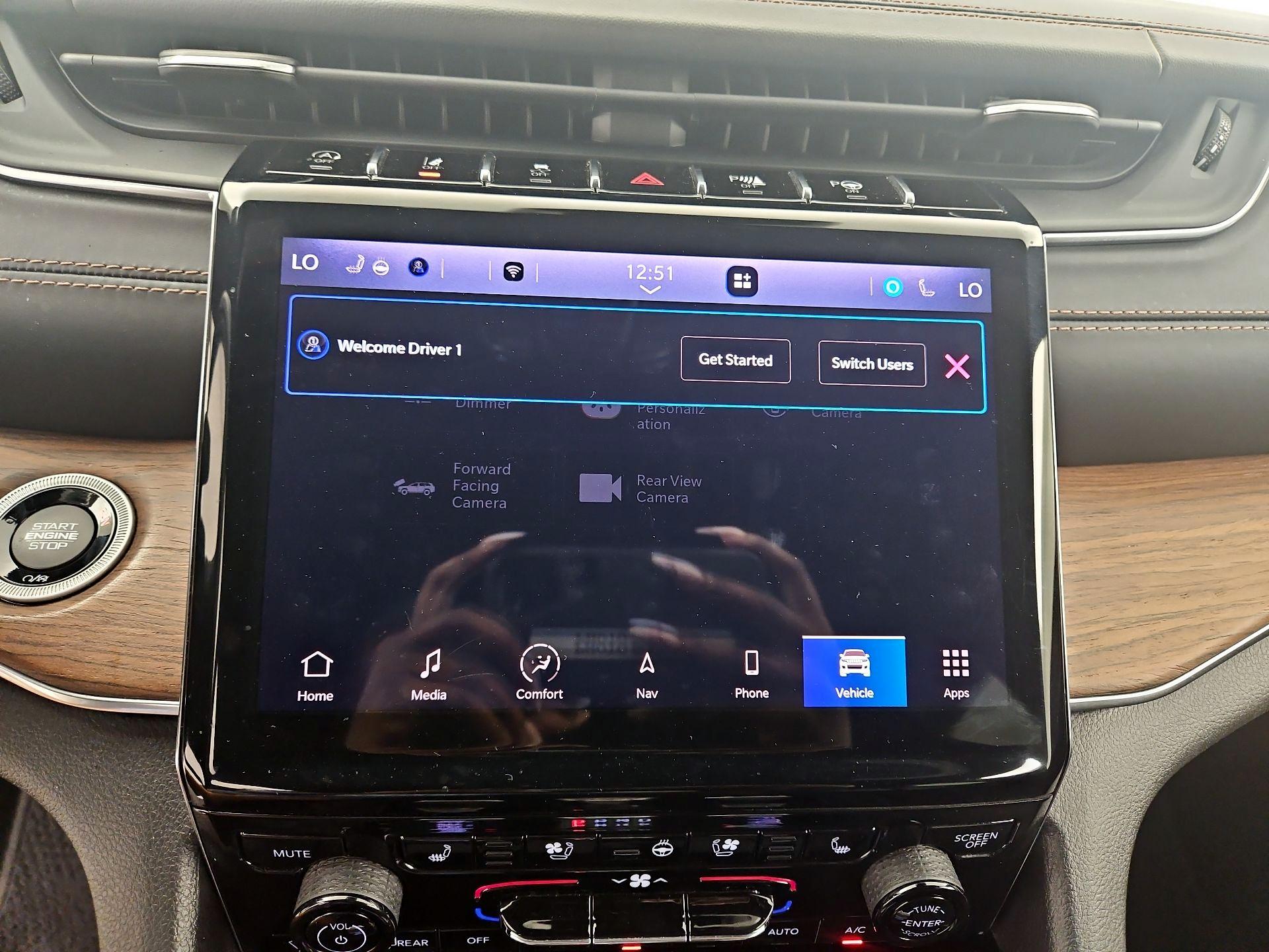 Thumbnail: 2022 Jeep Grand Cherokee - 16
