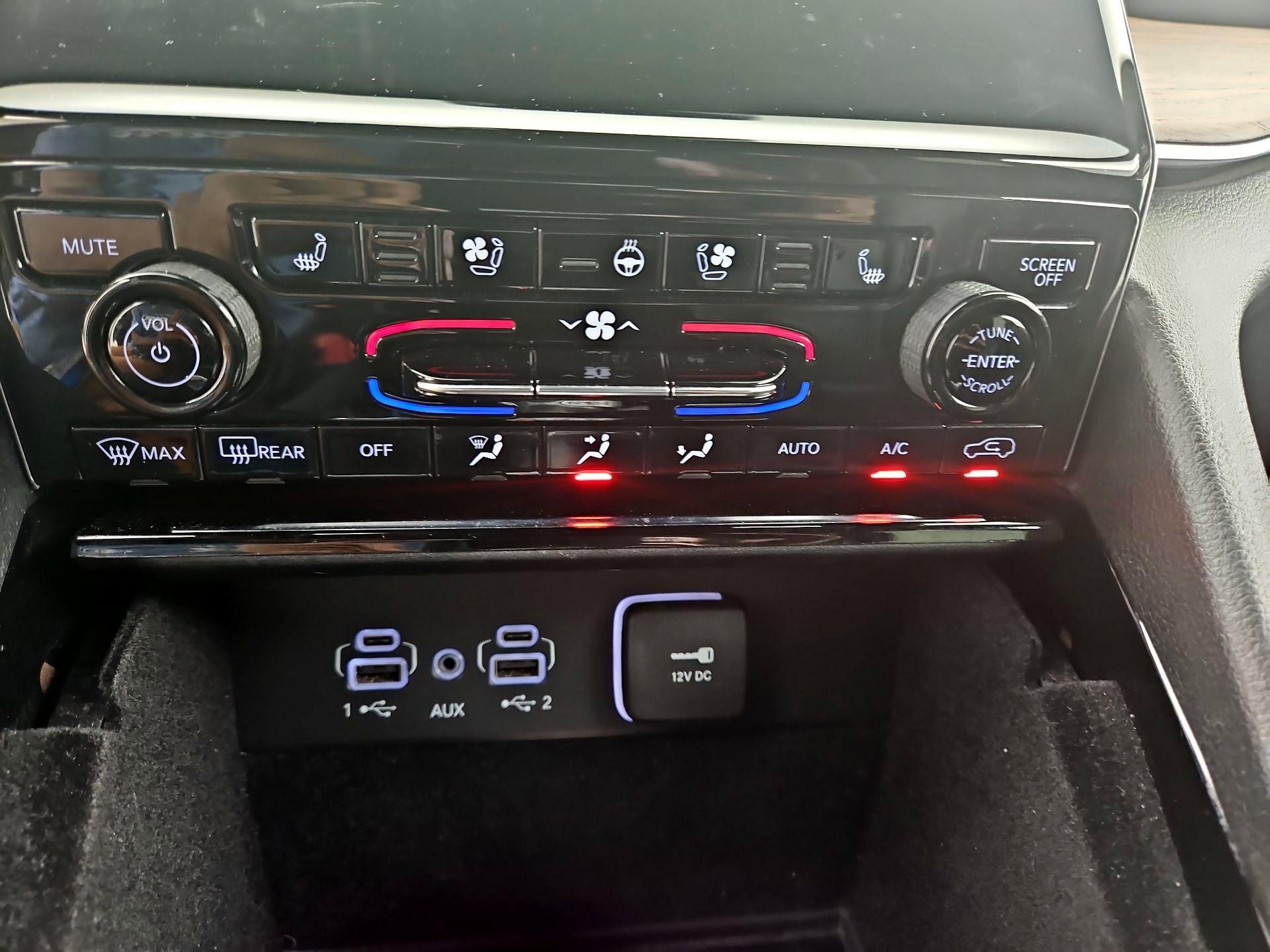 Thumbnail: 2022 Jeep Grand Cherokee - 17