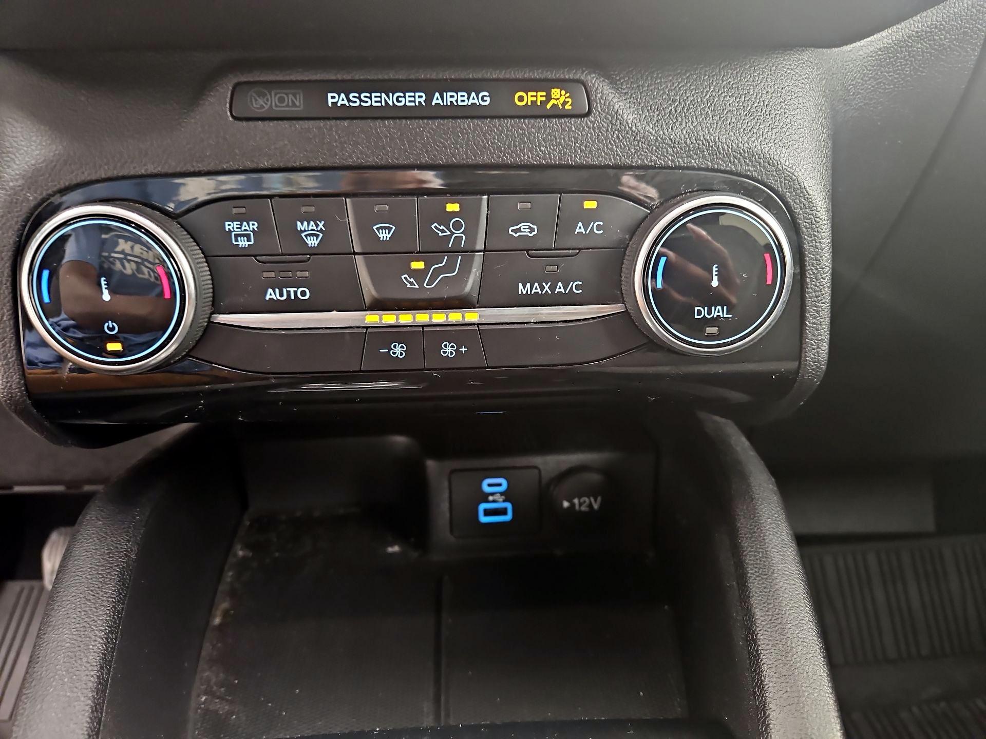 Thumbnail: 2022 Ford Escape - 16