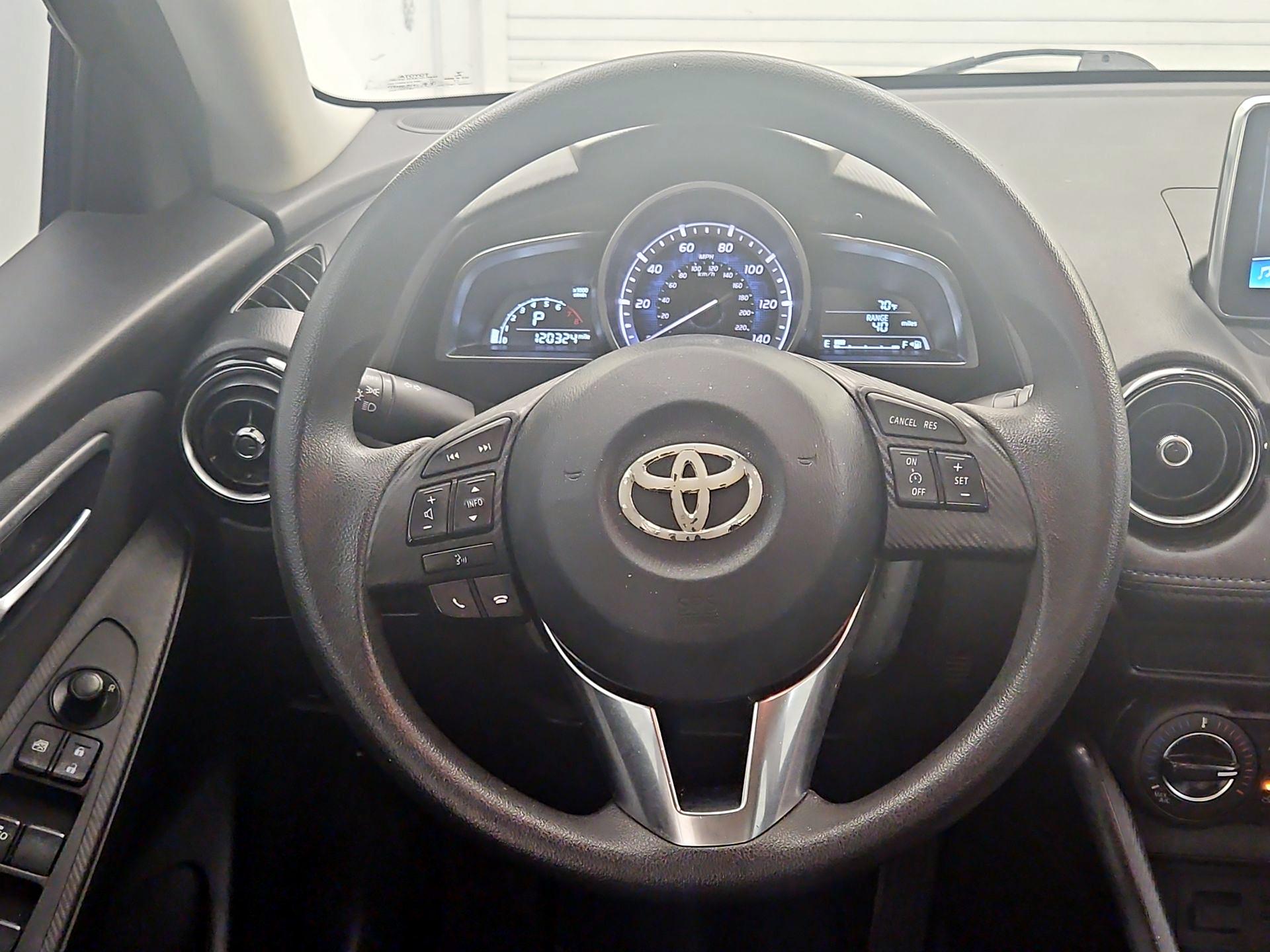 Thumbnail: 2018 Toyota Yaris iA - 10