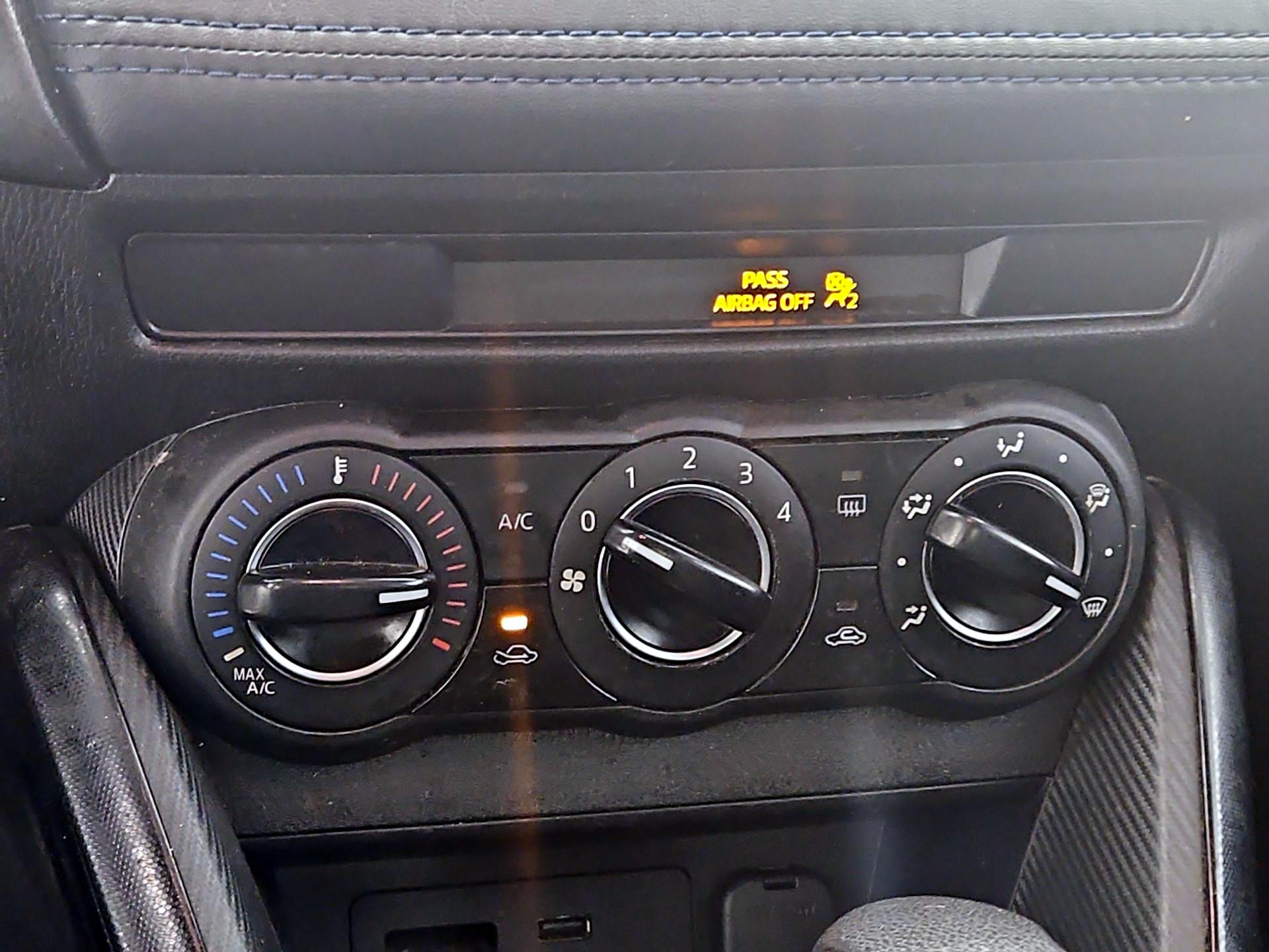 Thumbnail: 2018 Toyota Yaris iA - 16