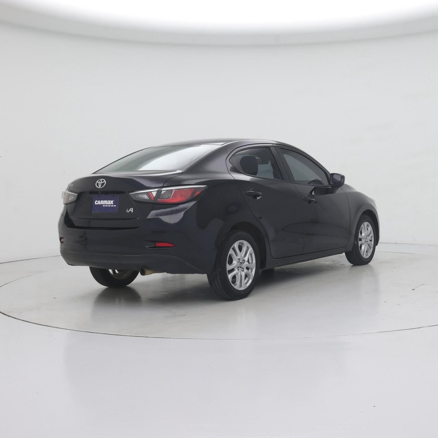 Thumbnail: 2018 Toyota Yaris iA - 8