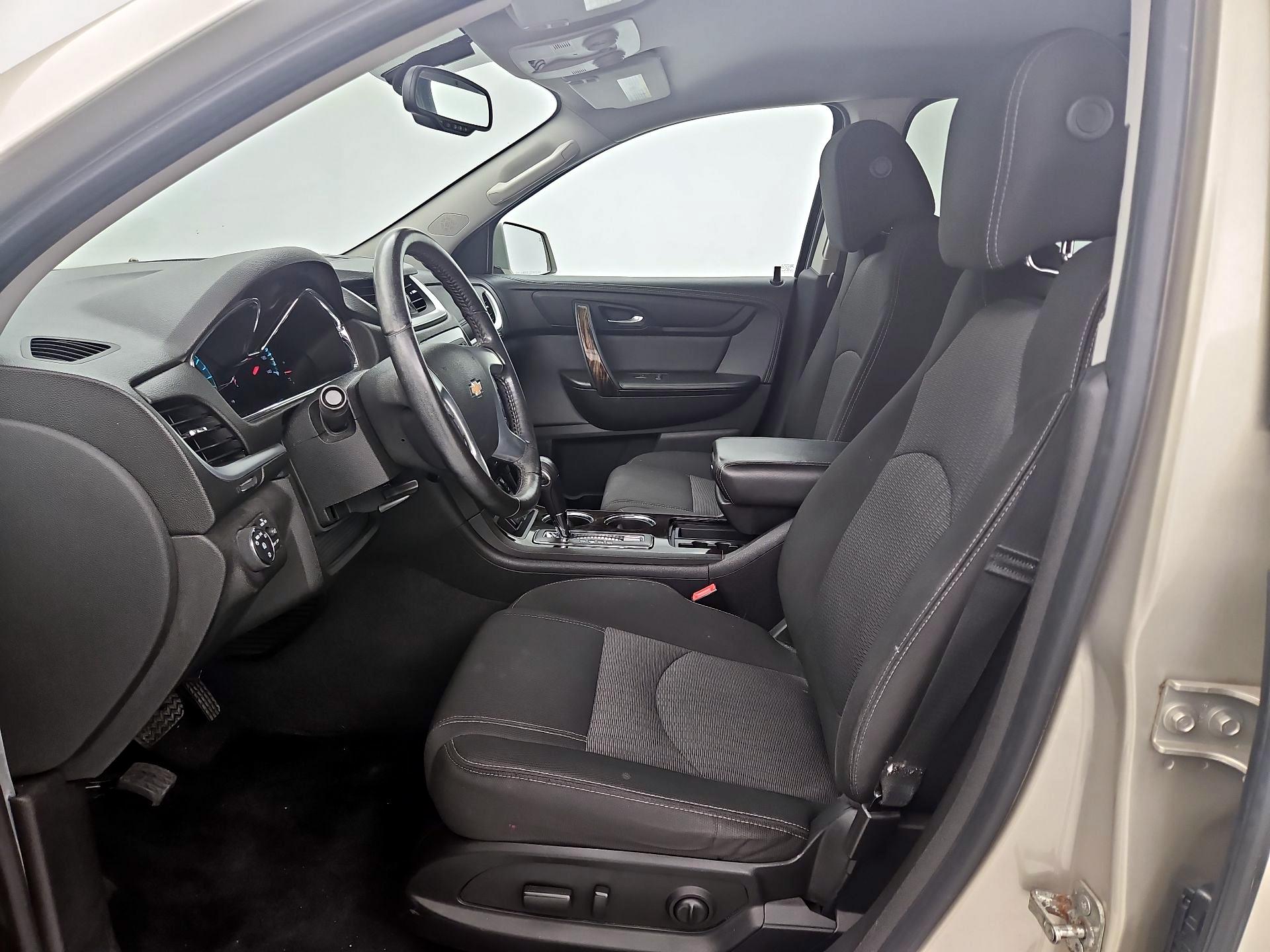 Thumbnail: 2016 Chevrolet Traverse - 11