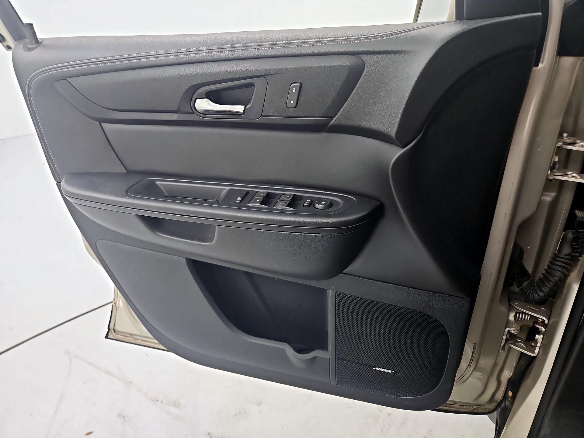 Thumbnail: 2016 Chevrolet Traverse - 12