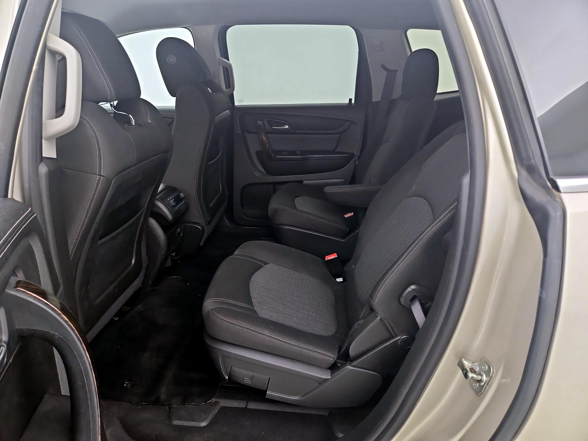 Thumbnail: 2016 Chevrolet Traverse - 19