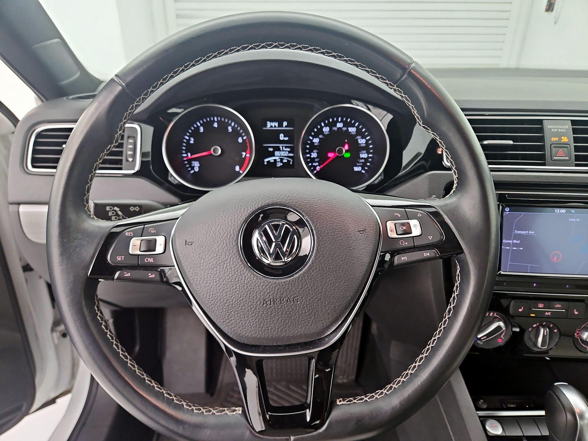 Thumbnail: 2016 Volkswagen Jetta - 10