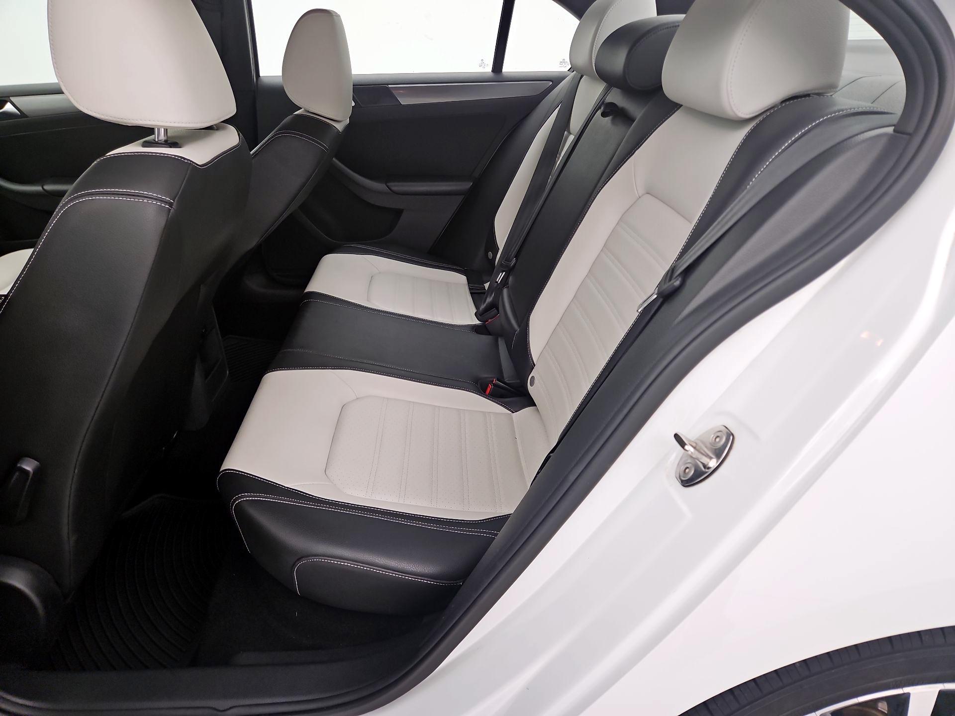 Thumbnail: 2016 Volkswagen Jetta - 20