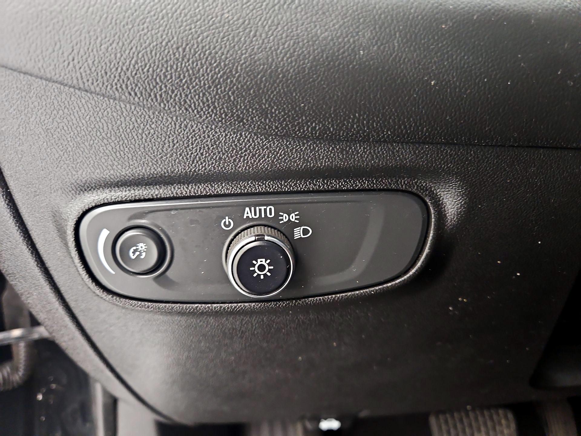 Thumbnail: 2020 Chevrolet Equinox - 13