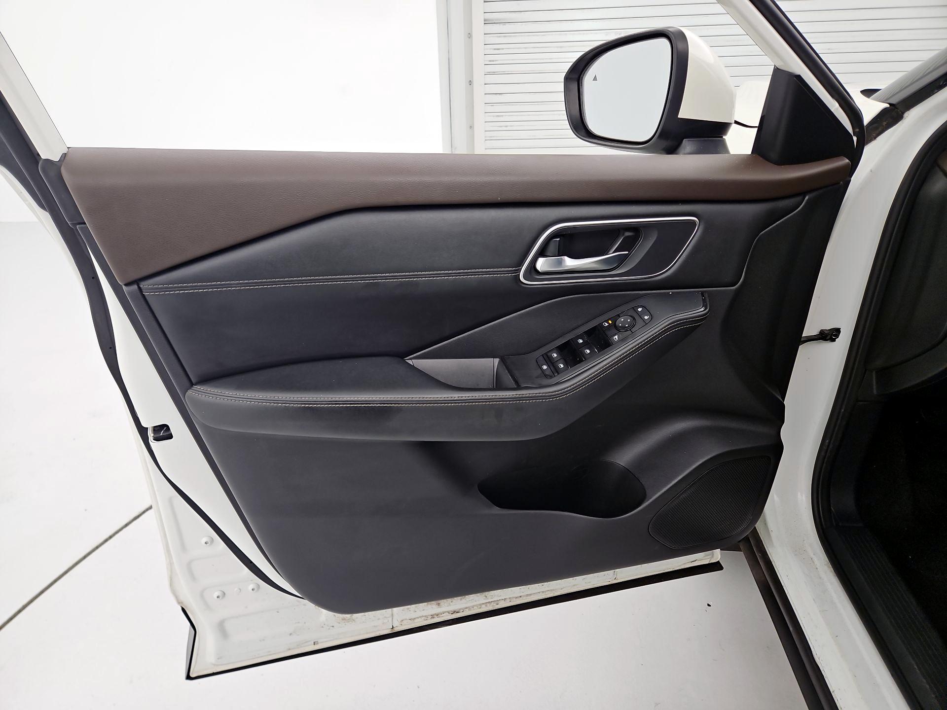 Thumbnail: 2021 Nissan Rogue - 12