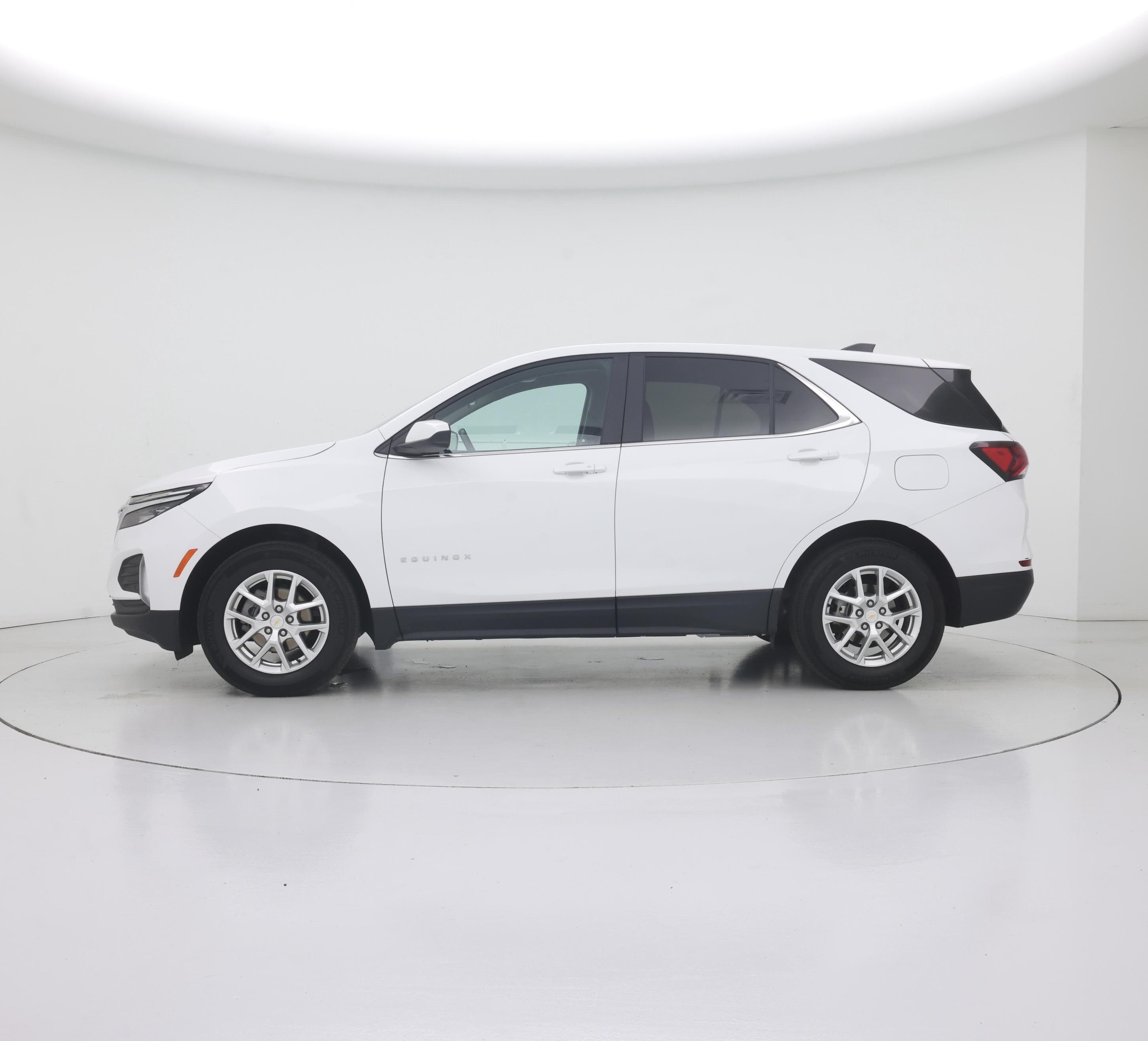 Thumbnail: 2022 Chevrolet Equinox - 3