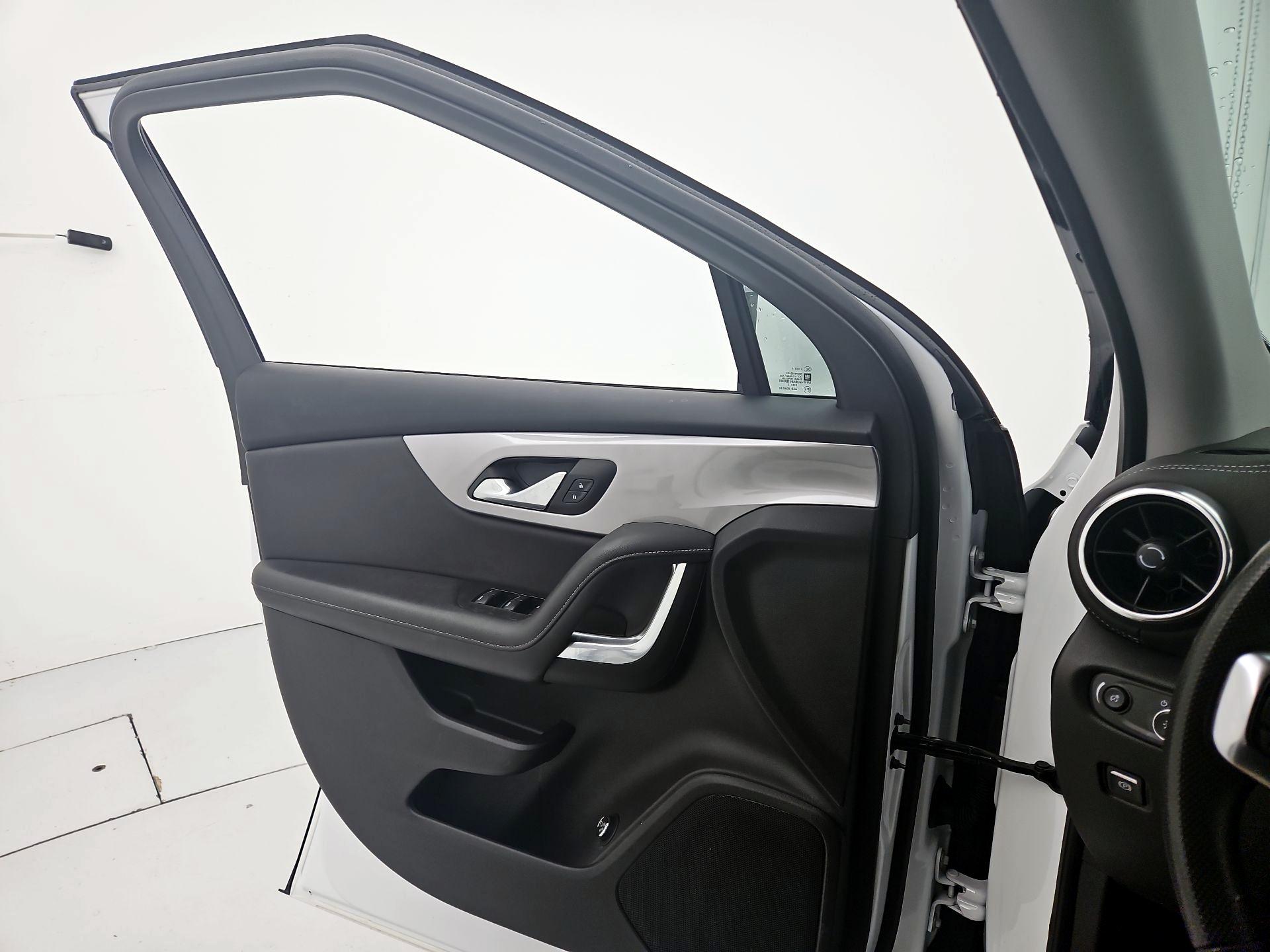 Thumbnail: 2023 Chevrolet Blazer - 12