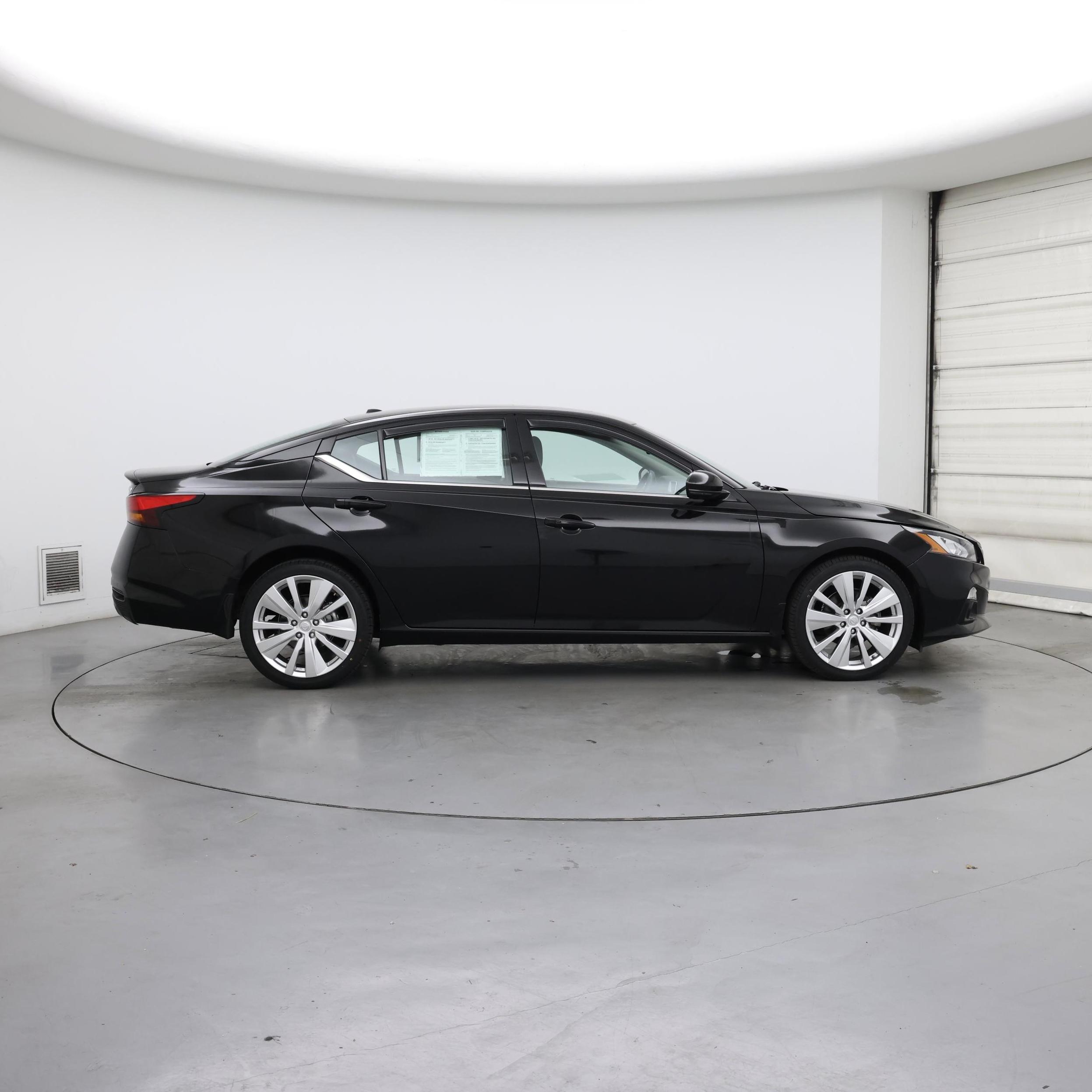 Thumbnail: 2021 Nissan Altima - 7