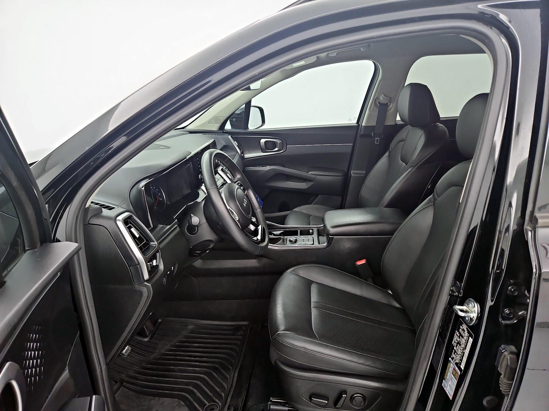 Thumbnail: 2023 Kia Sorento - 11