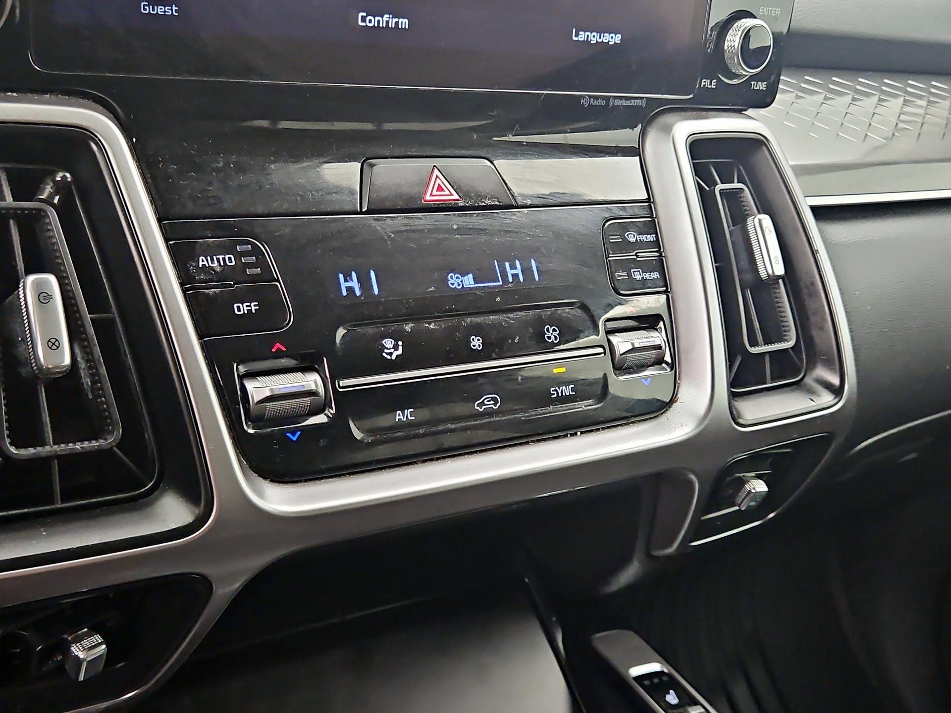 Thumbnail: 2023 Kia Sorento - 17