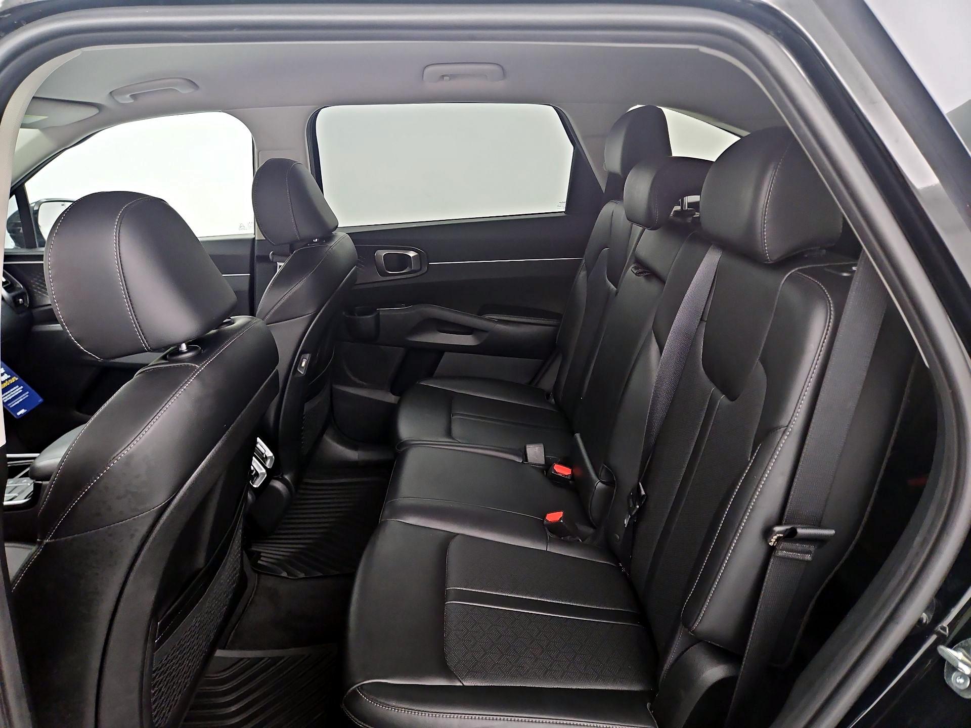 Thumbnail: 2023 Kia Sorento - 20