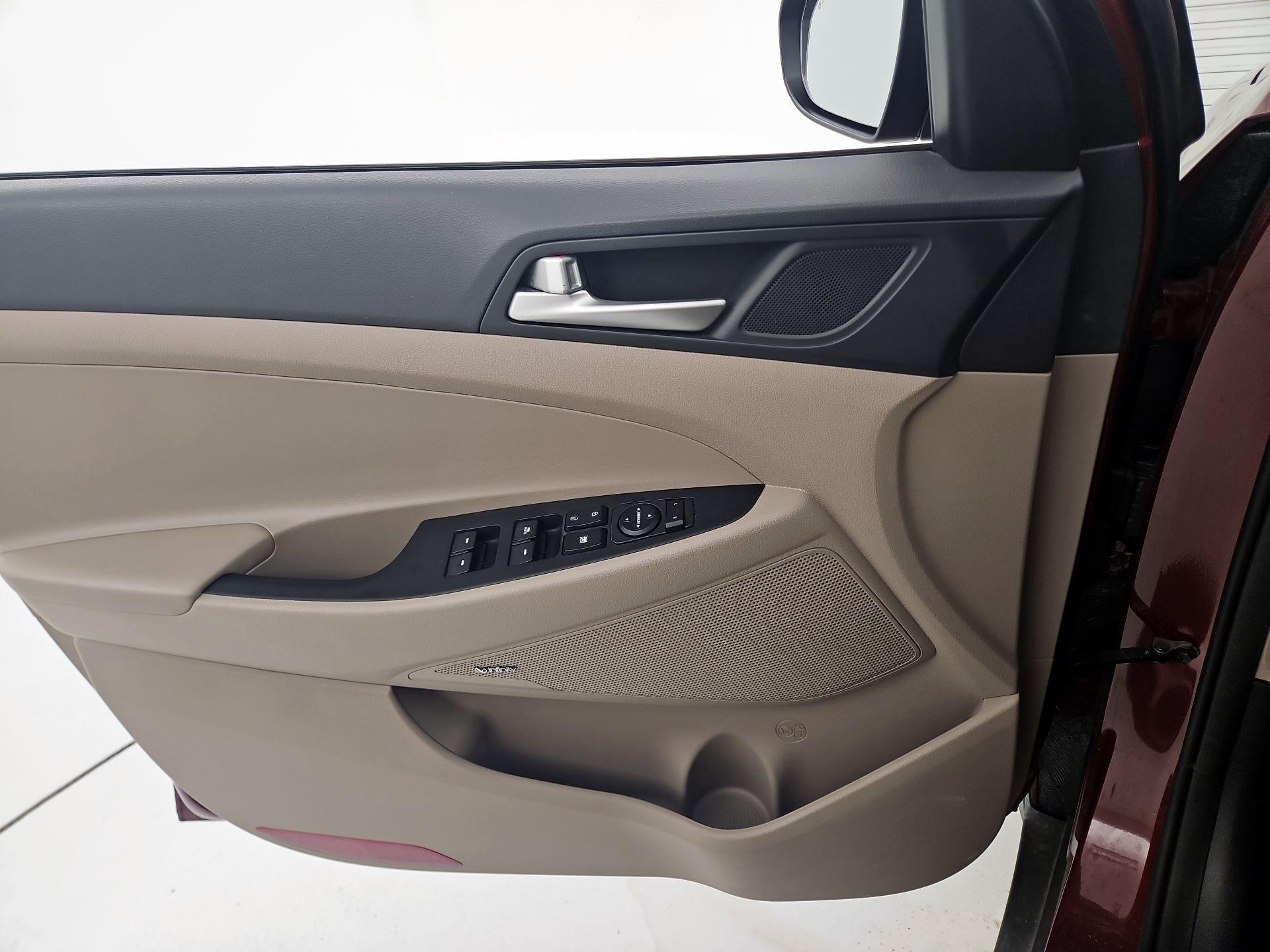 Thumbnail: 2019 Hyundai Tucson - 12