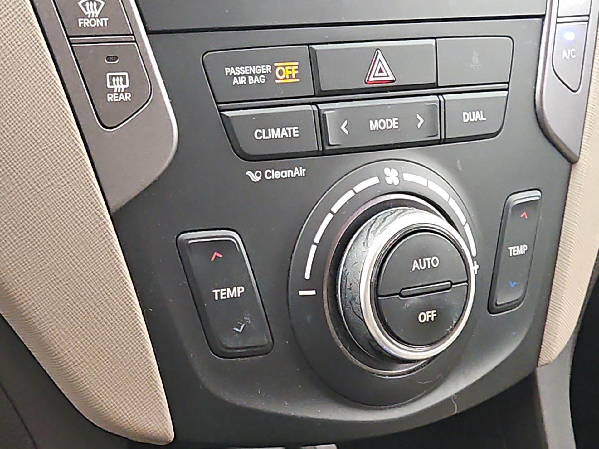 Thumbnail: 2014 Hyundai Santa Fe - 17