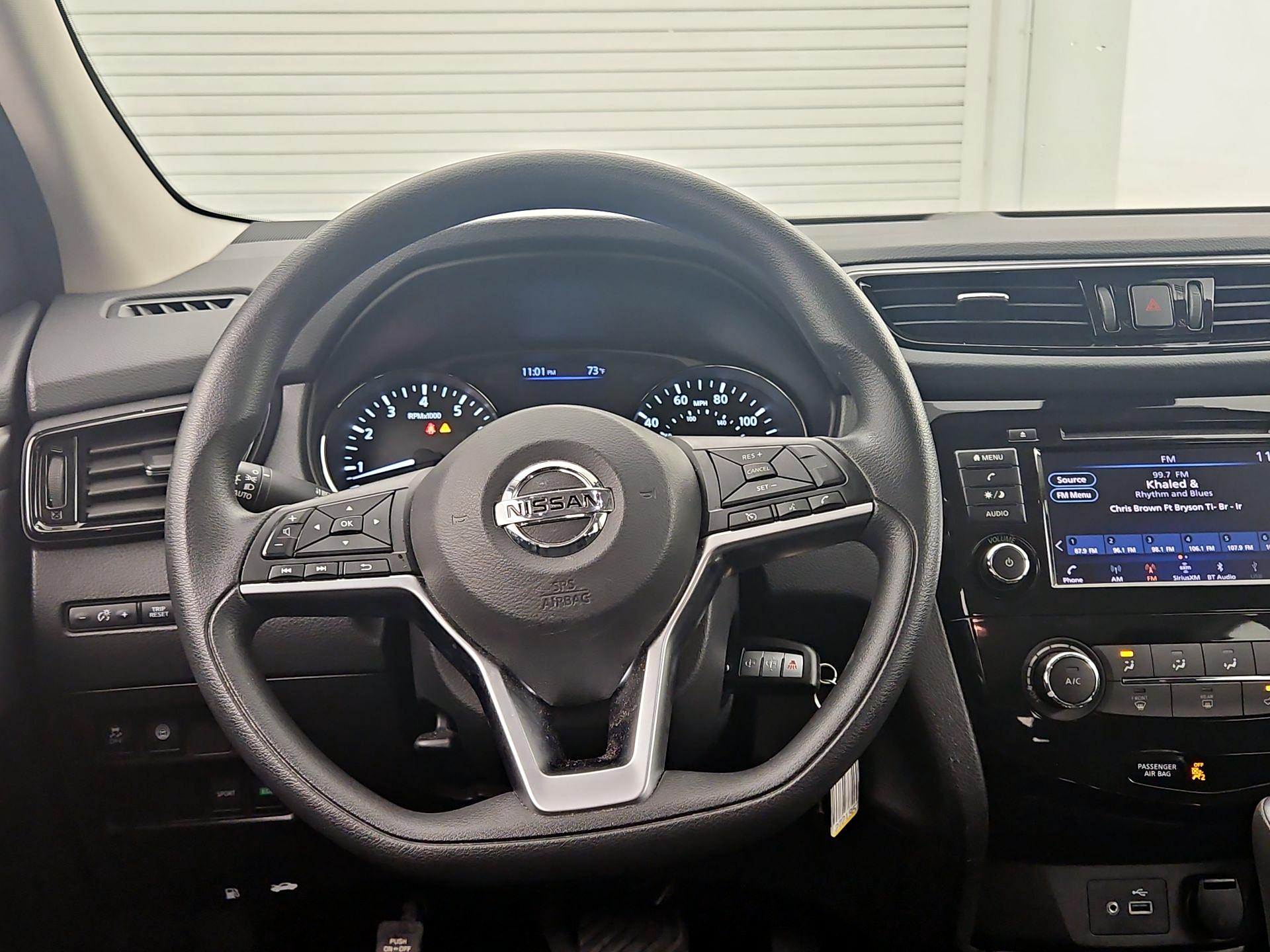 Thumbnail: 2021 Nissan Rogue Sport - 10