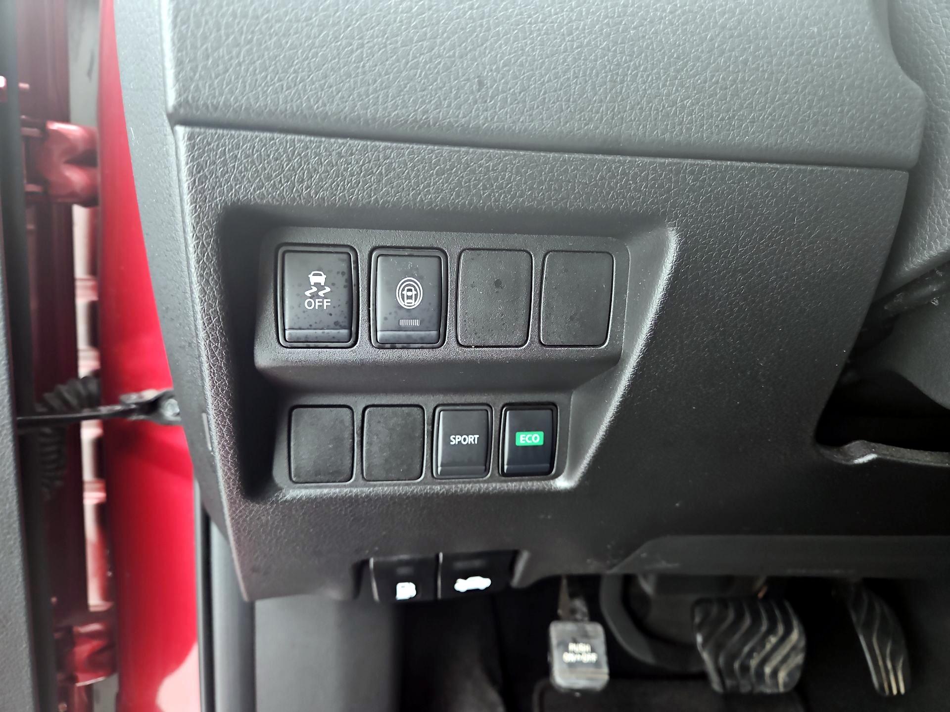 Thumbnail: 2021 Nissan Rogue Sport - 13