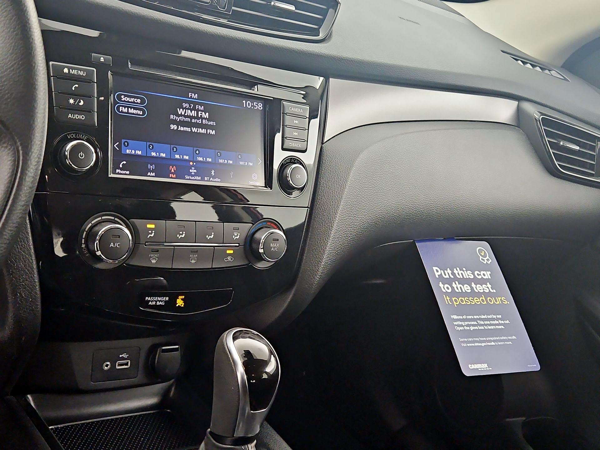 Thumbnail: 2021 Nissan Rogue Sport - 15