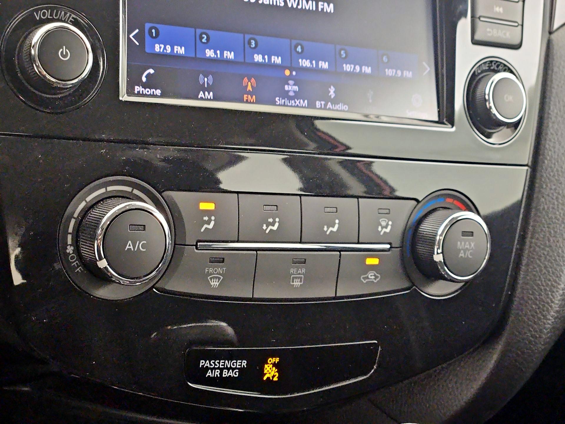 Thumbnail: 2021 Nissan Rogue Sport - 16