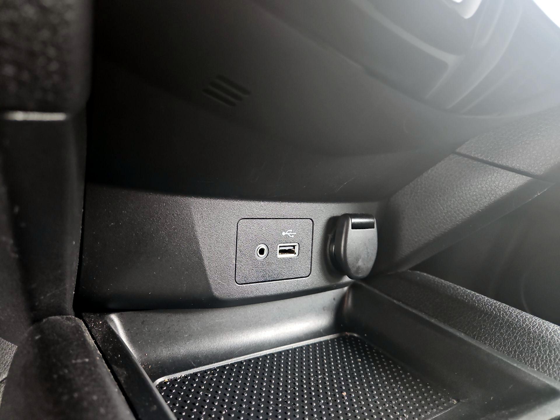 Thumbnail: 2021 Nissan Rogue Sport - 18