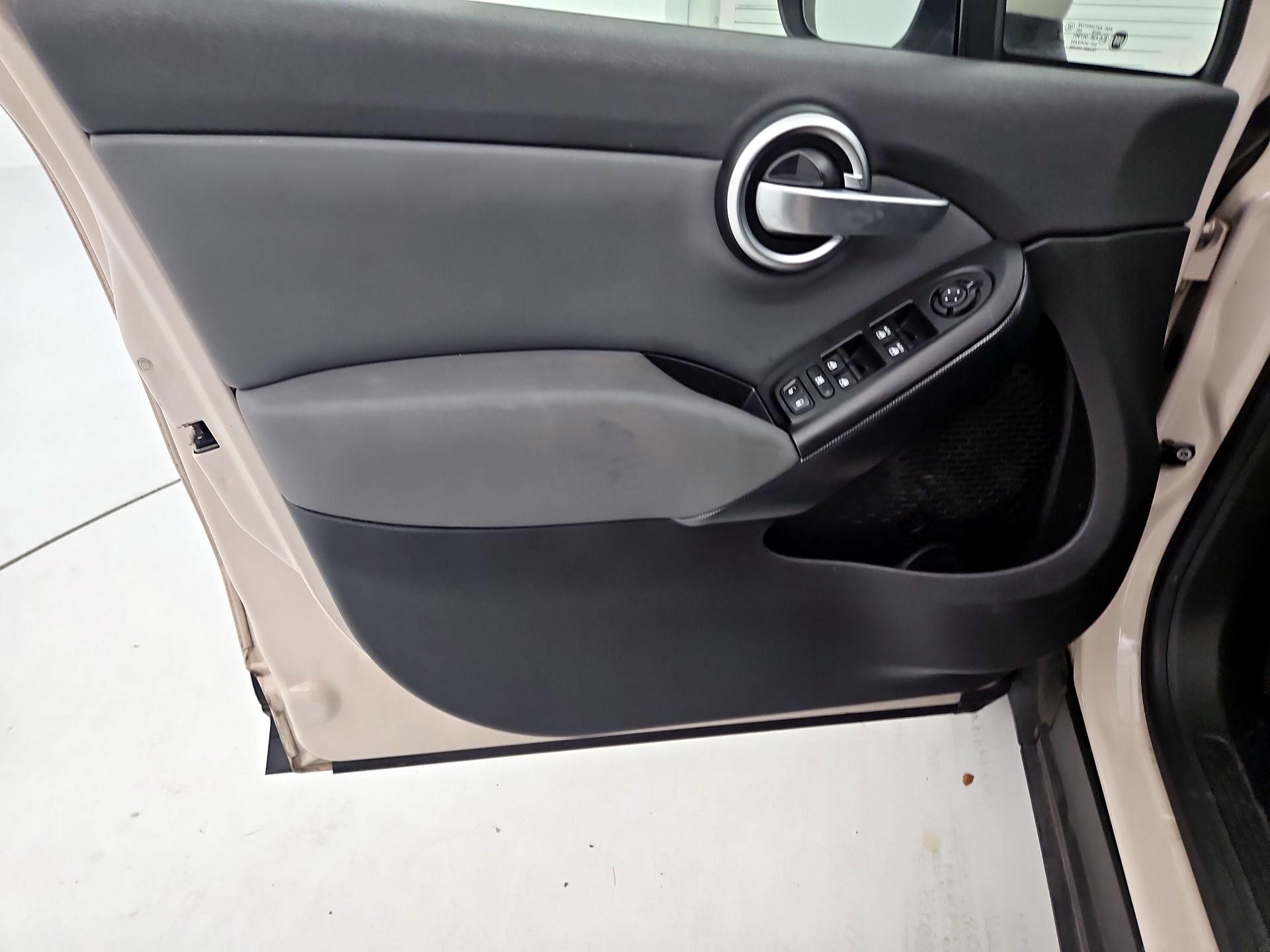 Thumbnail: 2016 Fiat 500X - 12