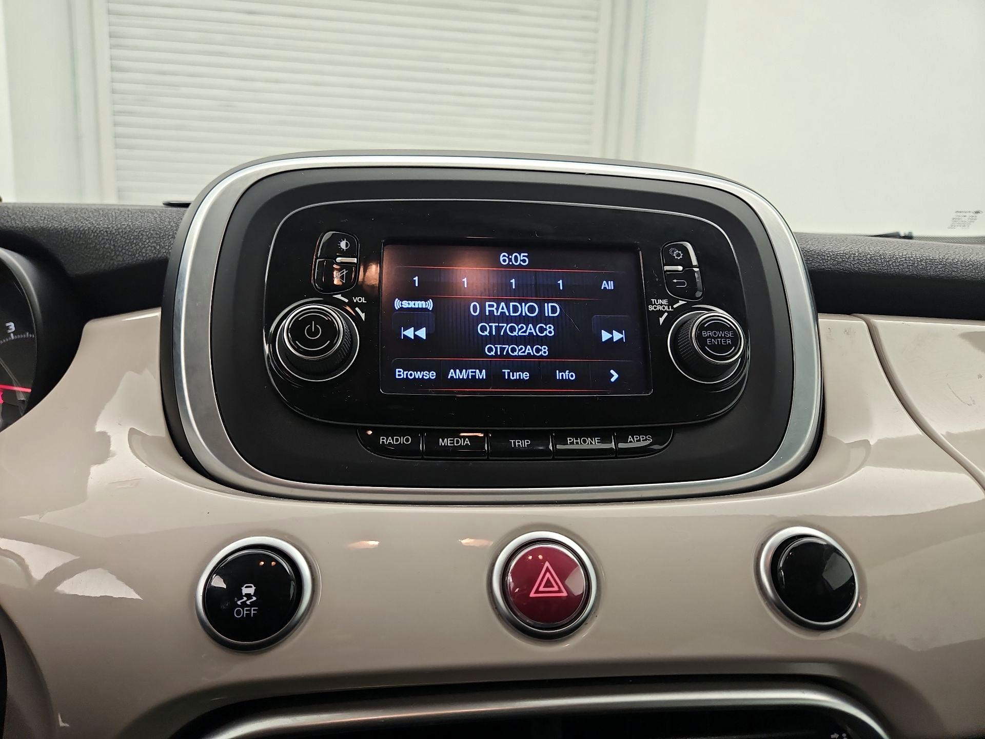 Thumbnail: 2016 Fiat 500X - 15