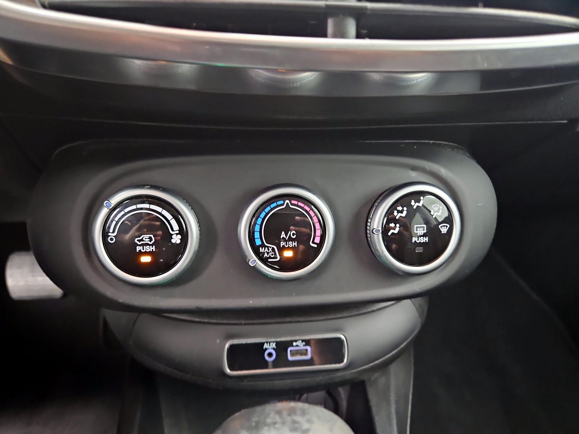 Thumbnail: 2016 Fiat 500X - 16