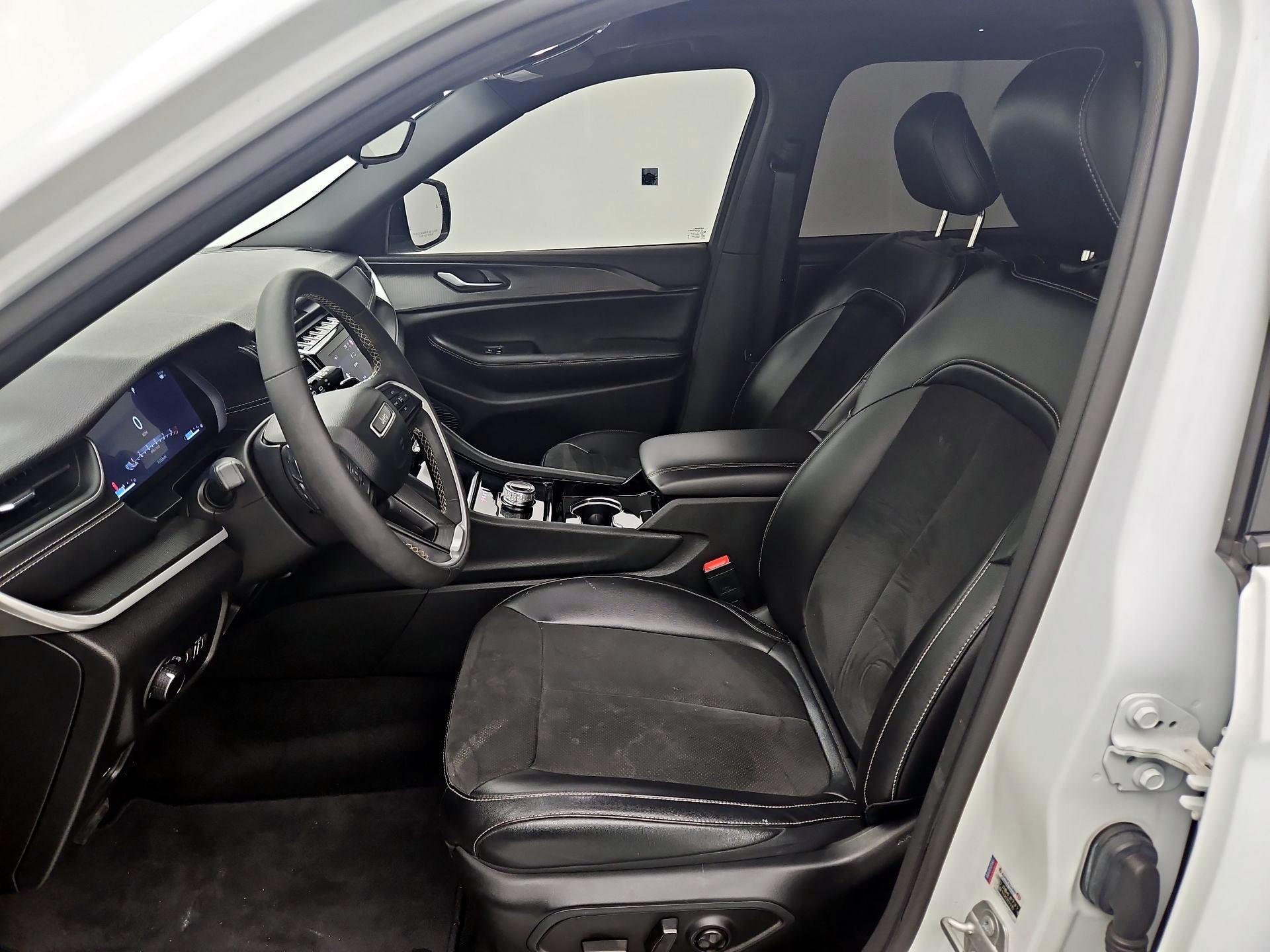 Thumbnail: 2023 Jeep Grand Cherokee L - 11