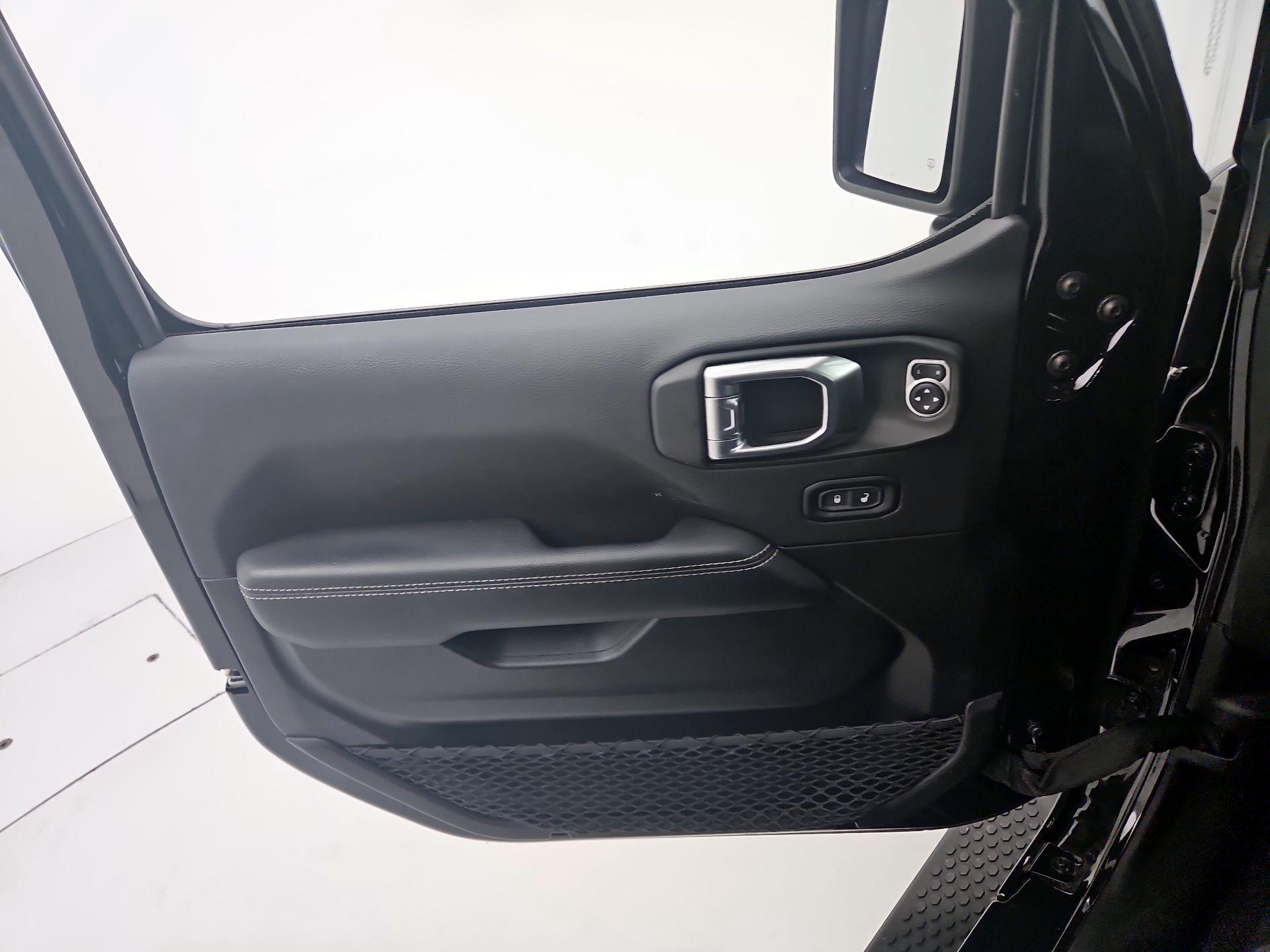 Thumbnail: 2022 Jeep Wrangler - 12