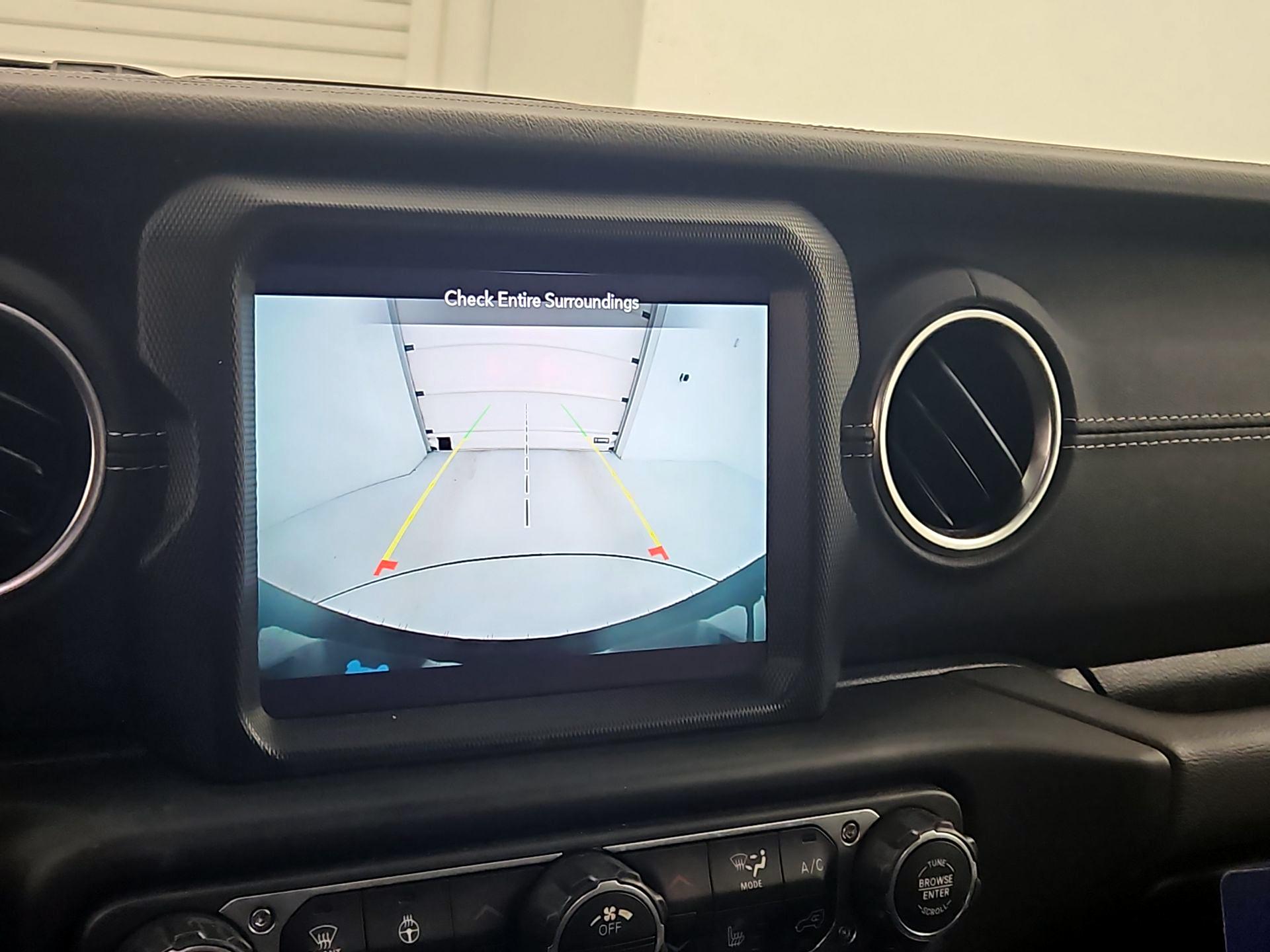 Thumbnail: 2022 Jeep Wrangler - 15