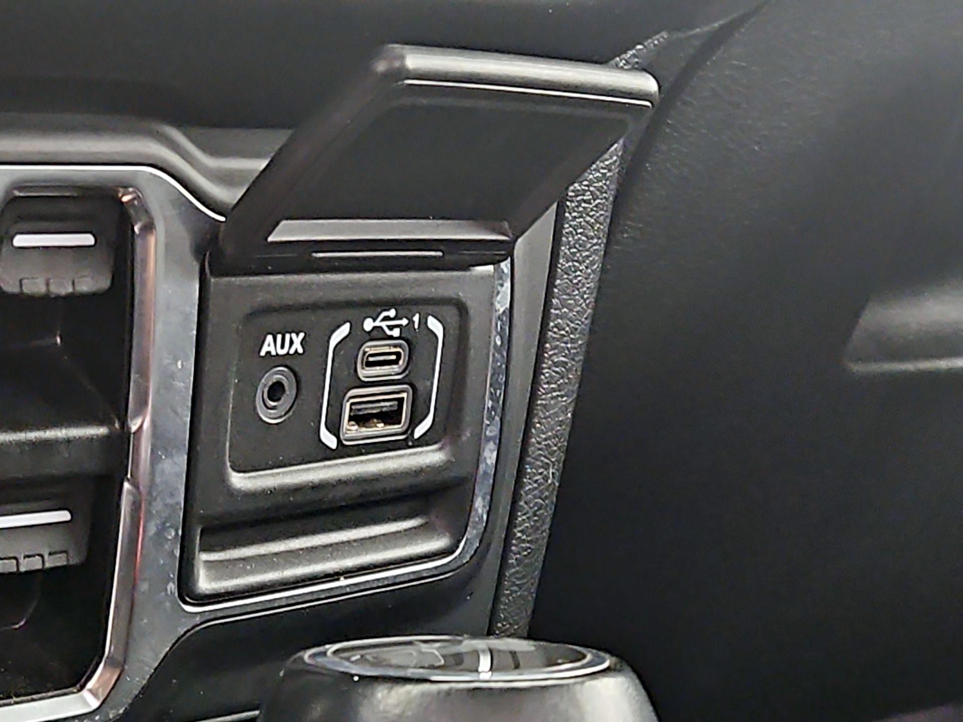 Thumbnail: 2022 Jeep Wrangler - 19