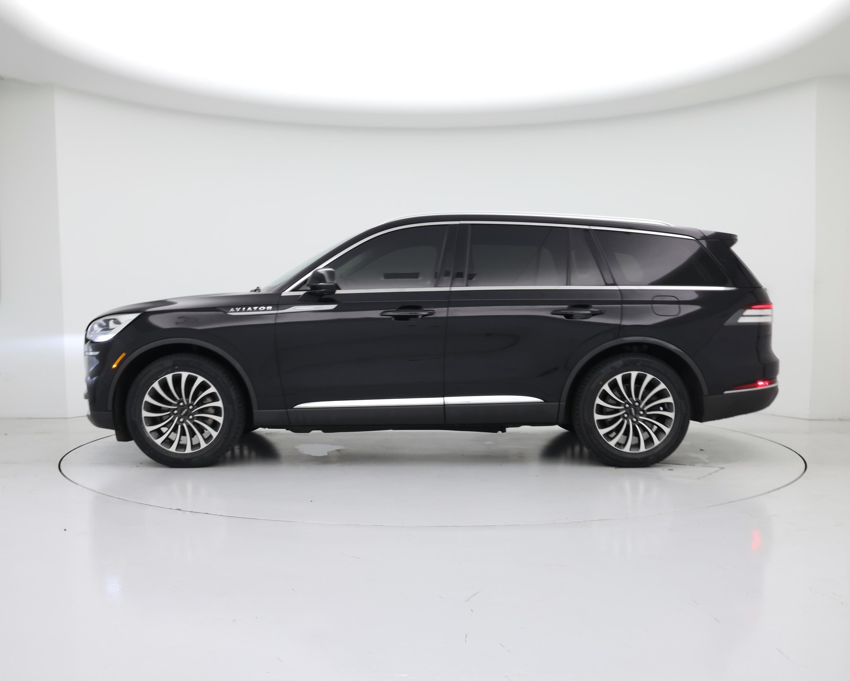 Thumbnail: 2022 Lincoln Aviator - 3