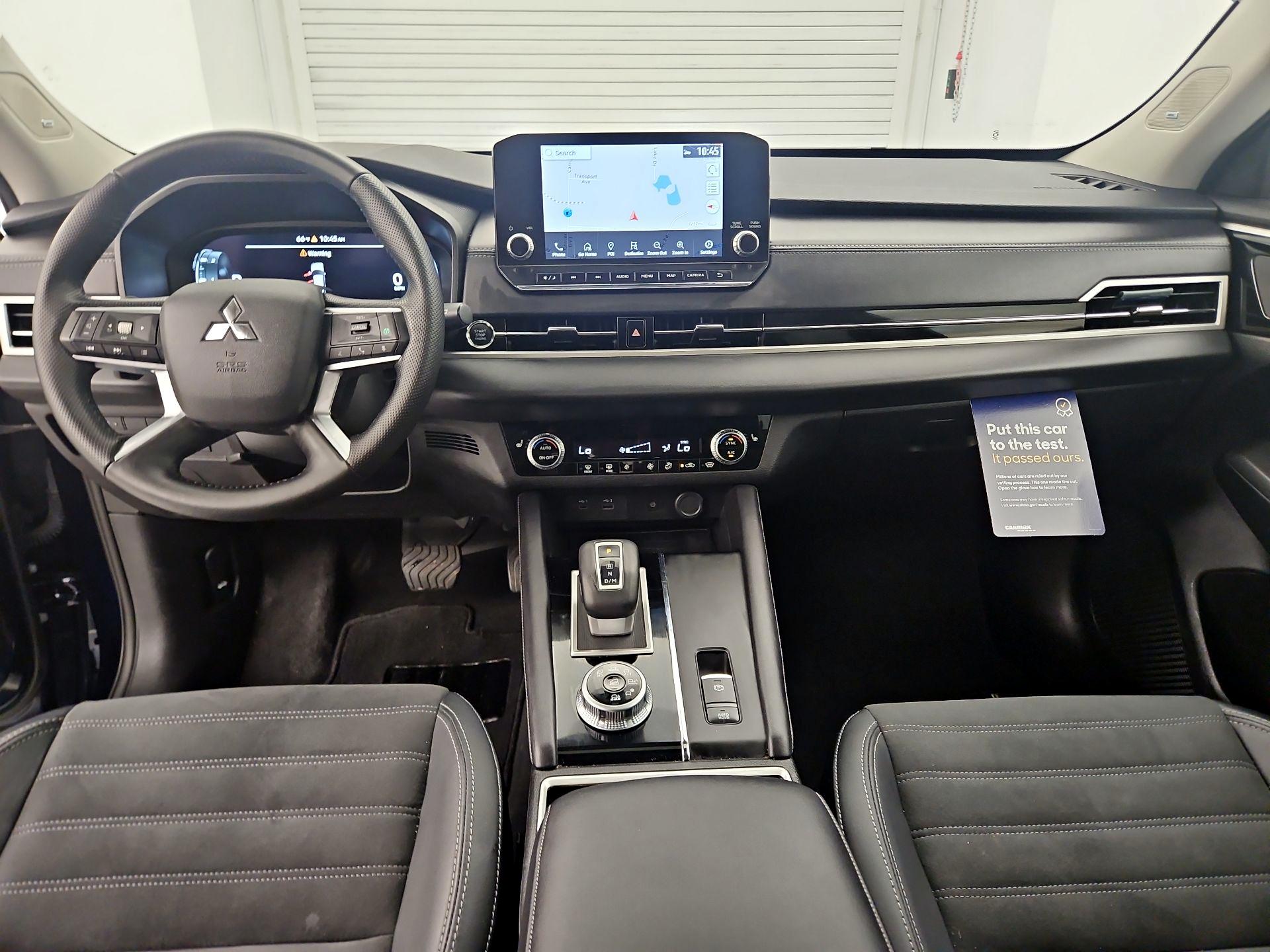 Thumbnail: 2024 Mitsubishi Outlander - 9