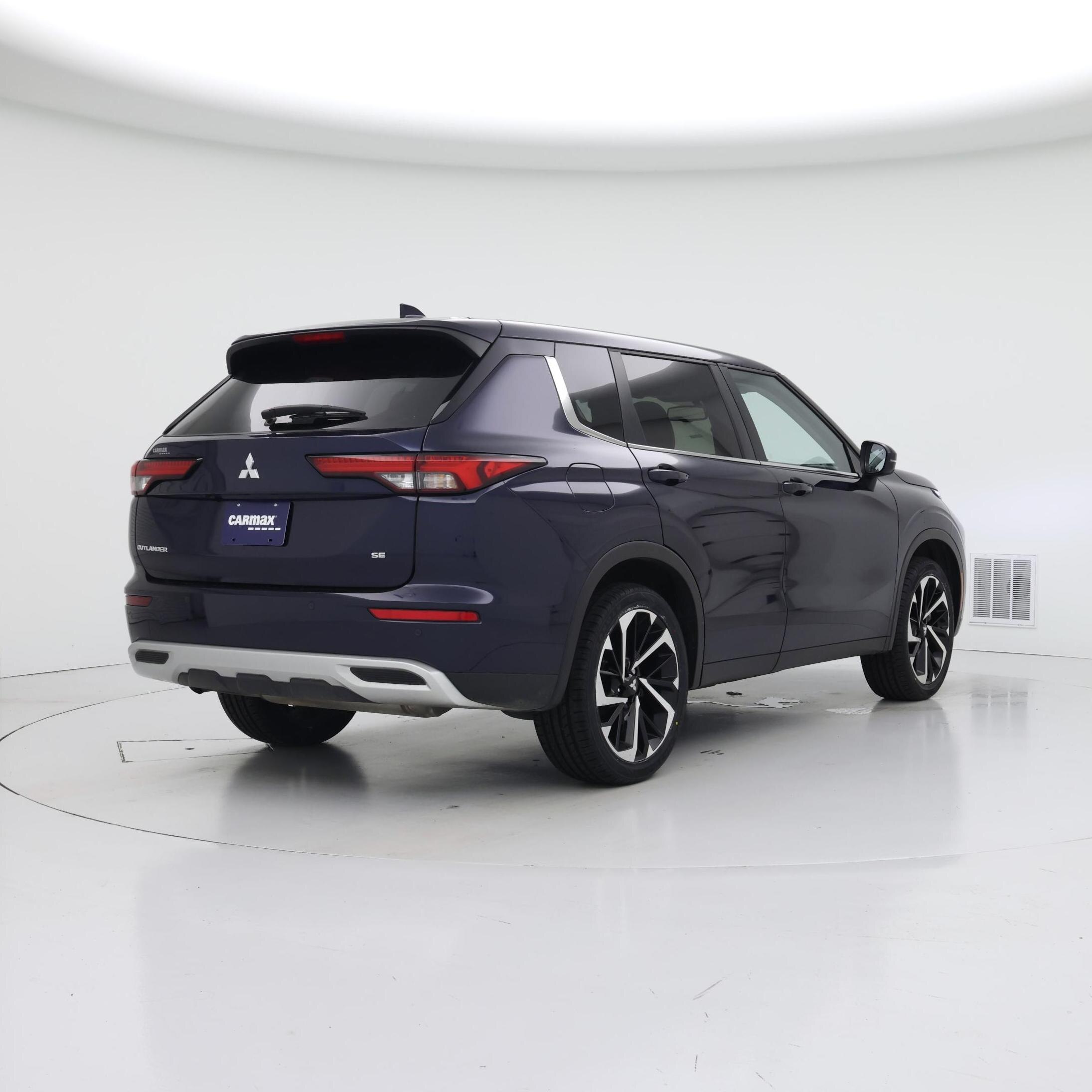 Thumbnail: 2024 Mitsubishi Outlander - 8