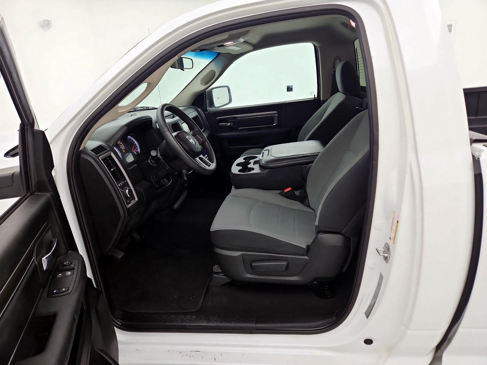 Thumbnail: 2021 RAM 1500 Classic - 11