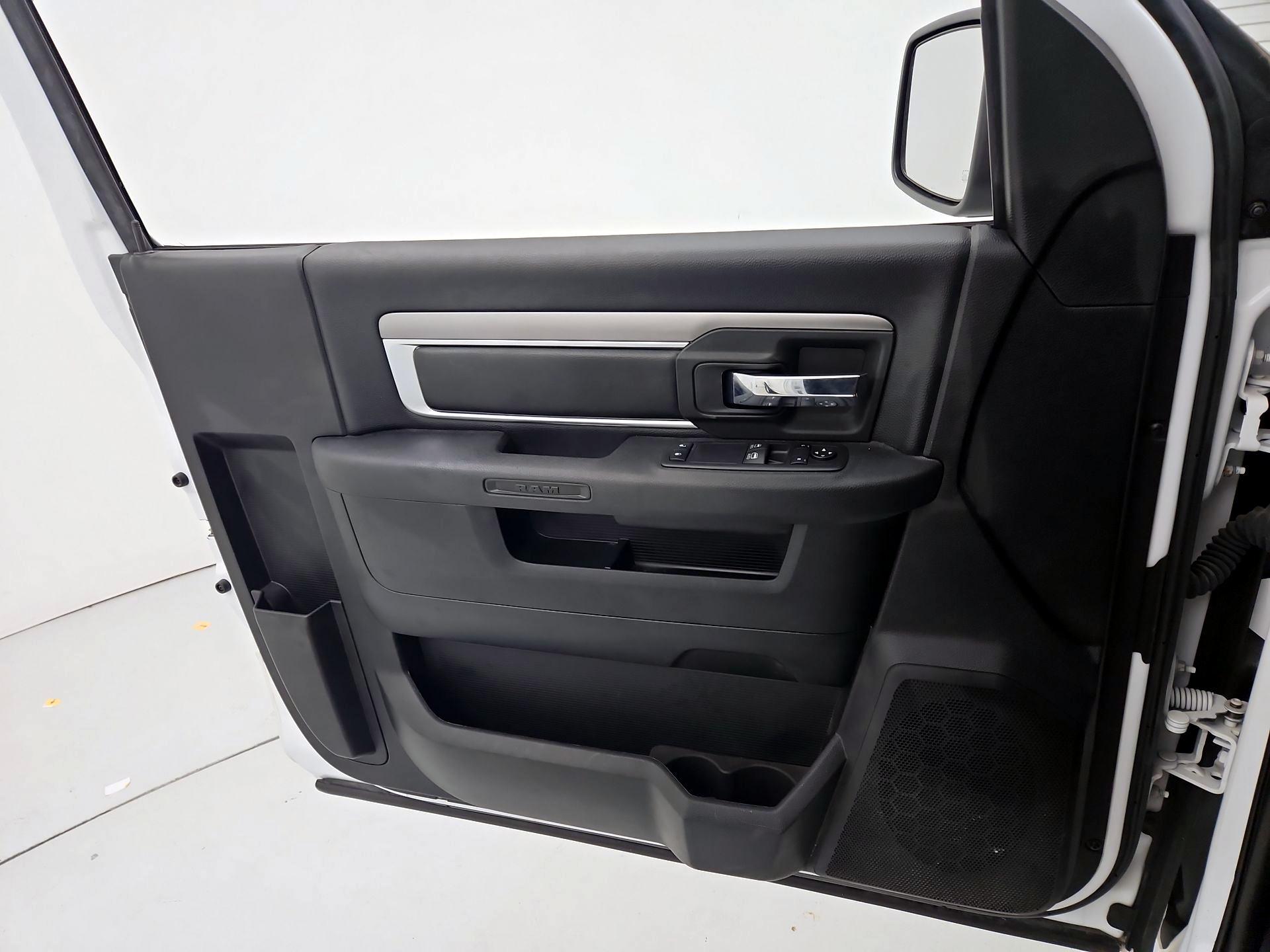 Thumbnail: 2021 RAM 1500 Classic - 12