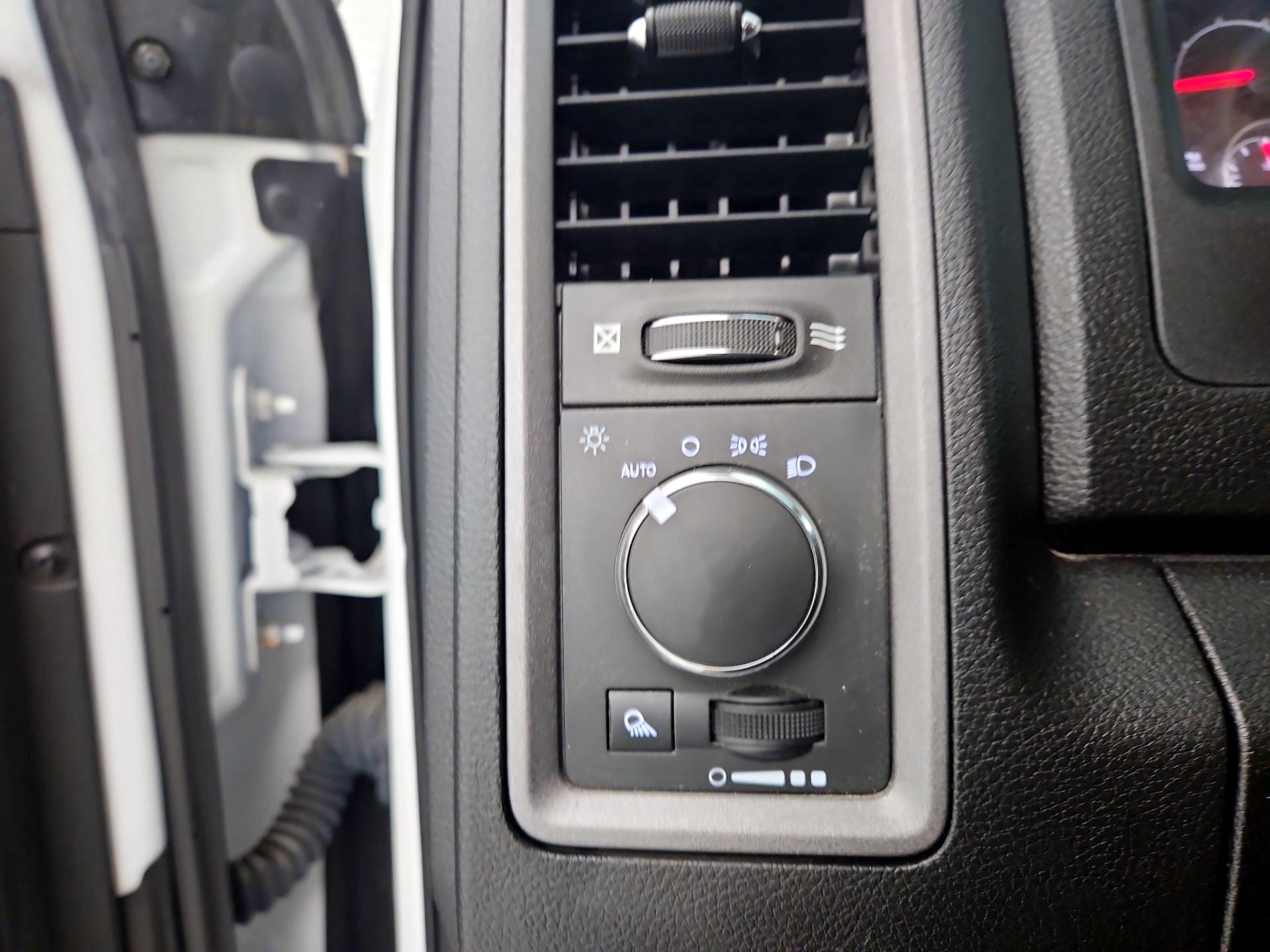 Thumbnail: 2021 RAM 1500 Classic - 13