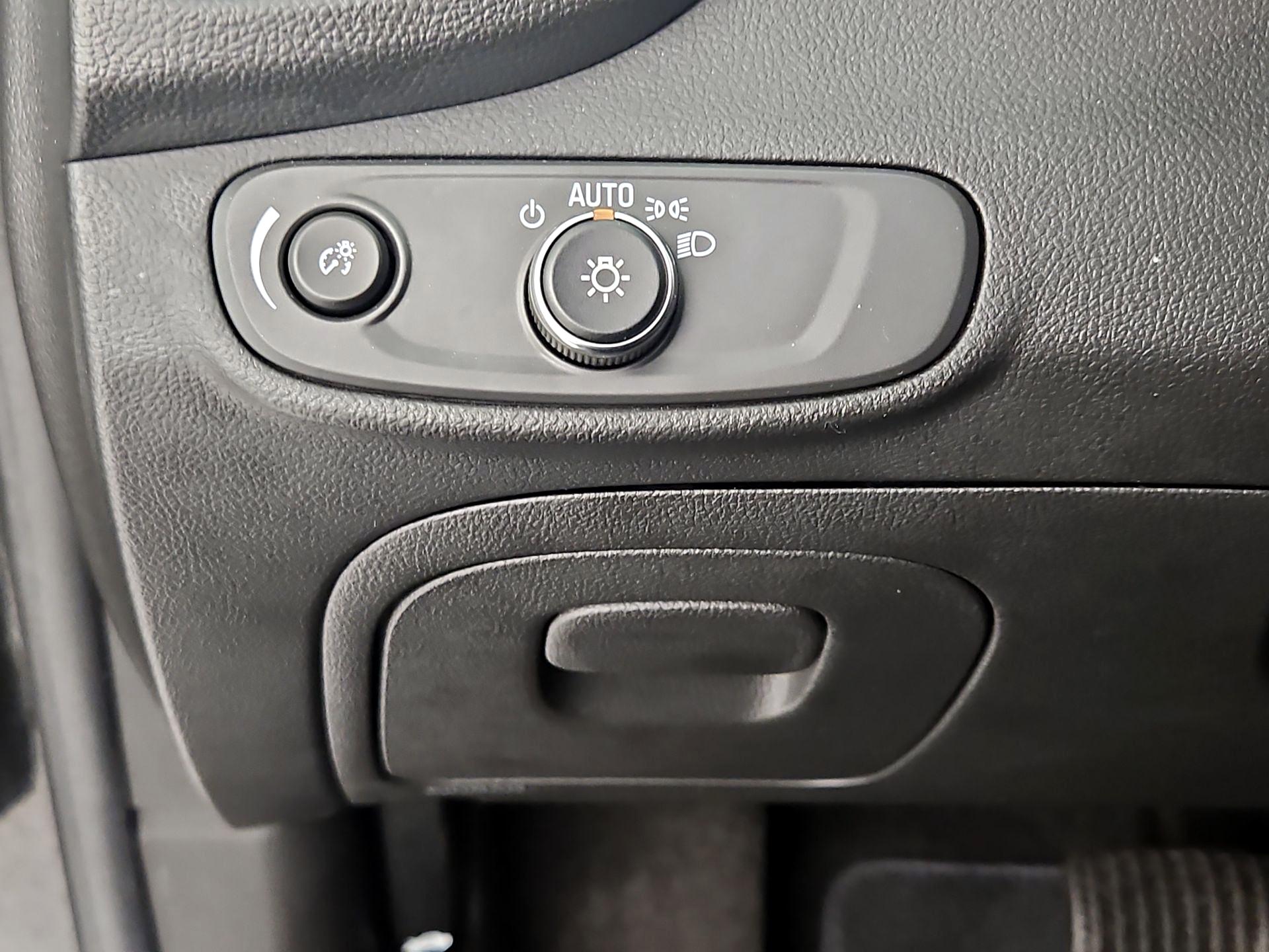 Thumbnail: 2022 Chevrolet Trax - 13