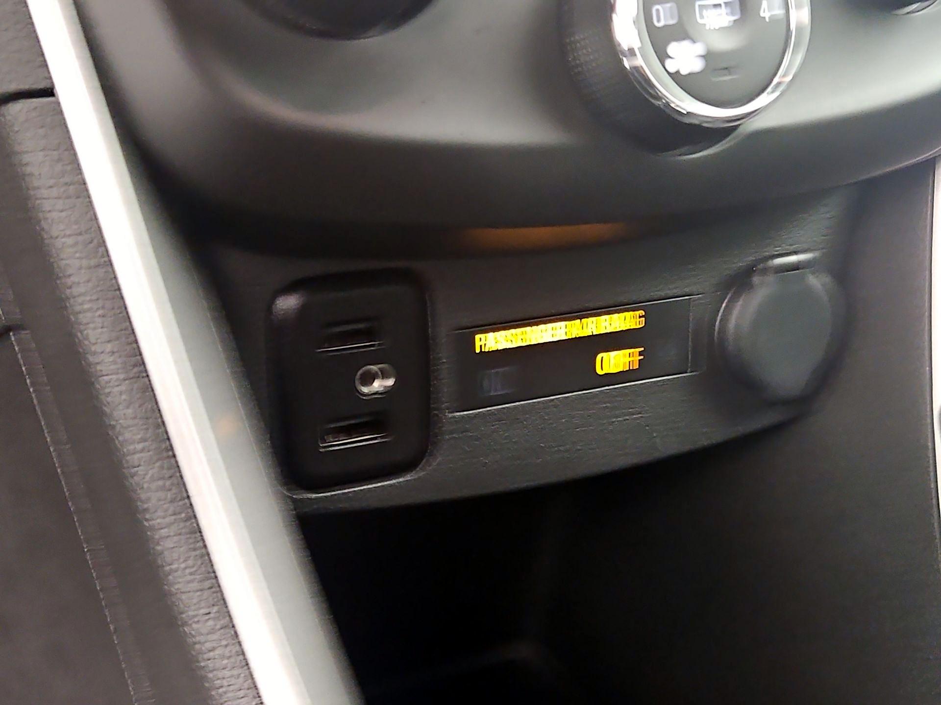 Thumbnail: 2022 Chevrolet Trax - 18