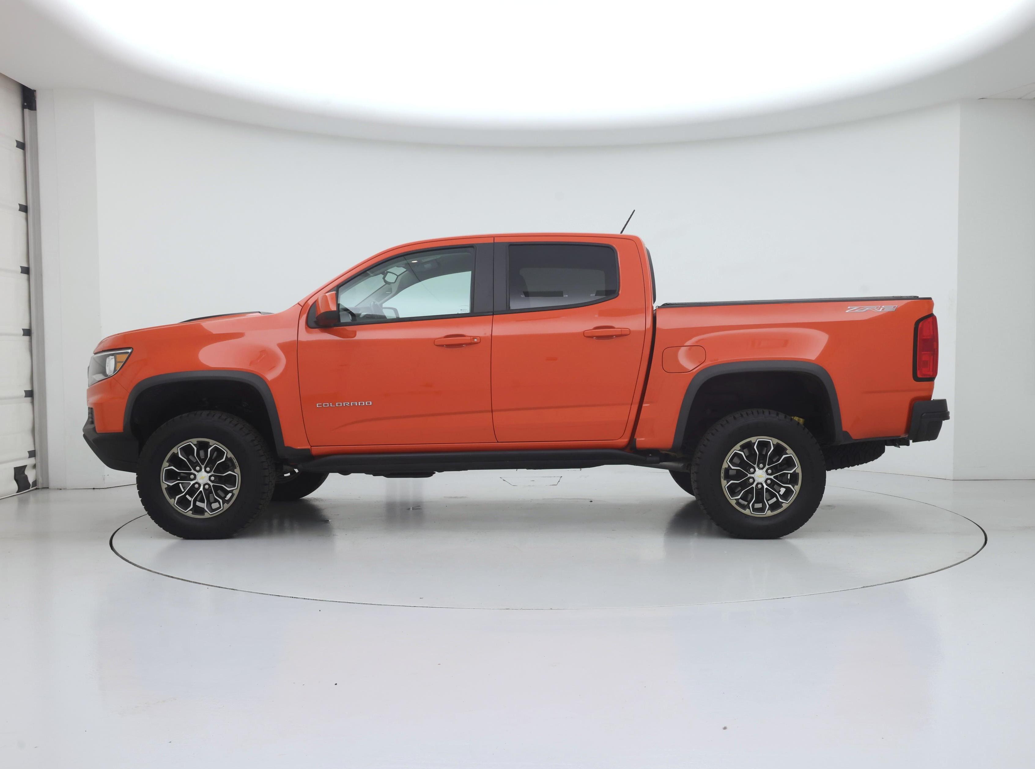 Thumbnail: 2021 Chevrolet Colorado - 3