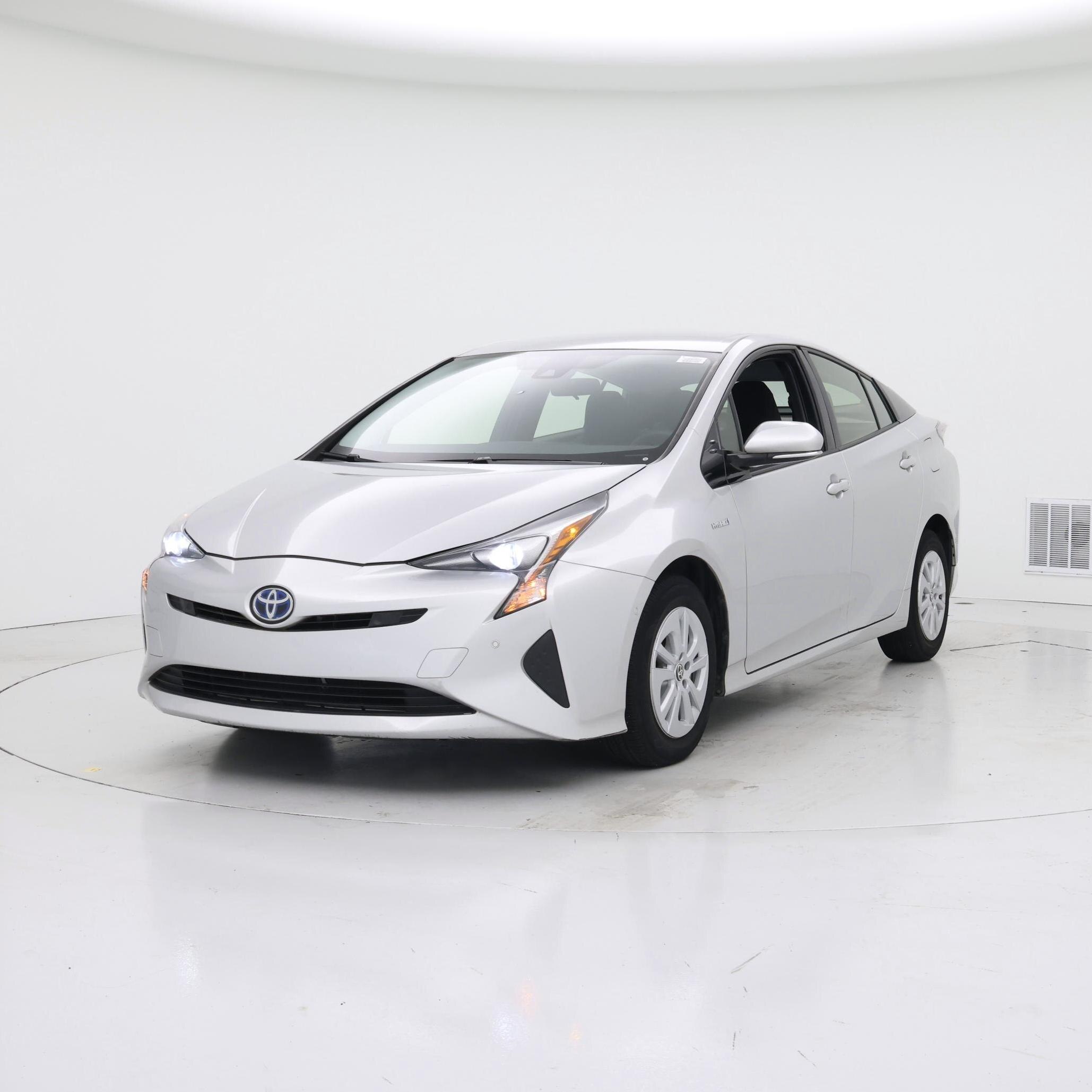 Thumbnail: 2018 Toyota Prius - 4
