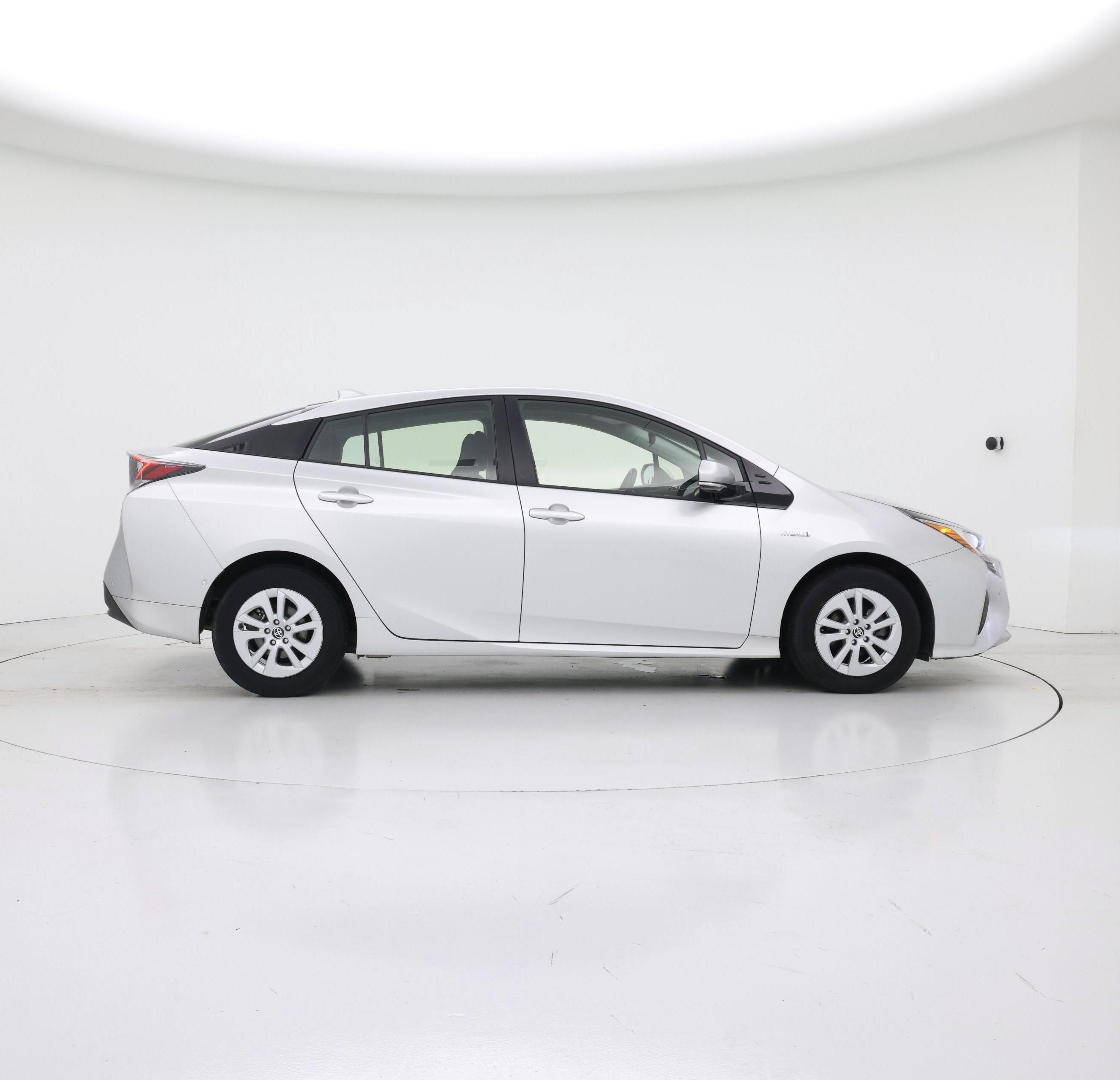 Thumbnail: 2018 Toyota Prius - 7