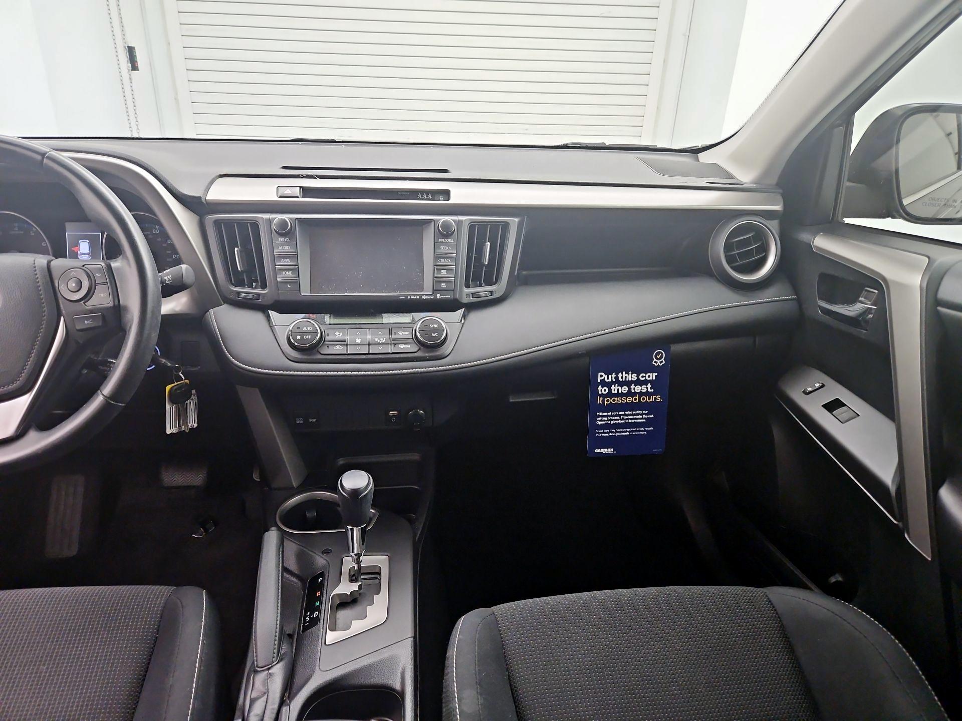 Thumbnail: 2017 Toyota RAV4 - 9