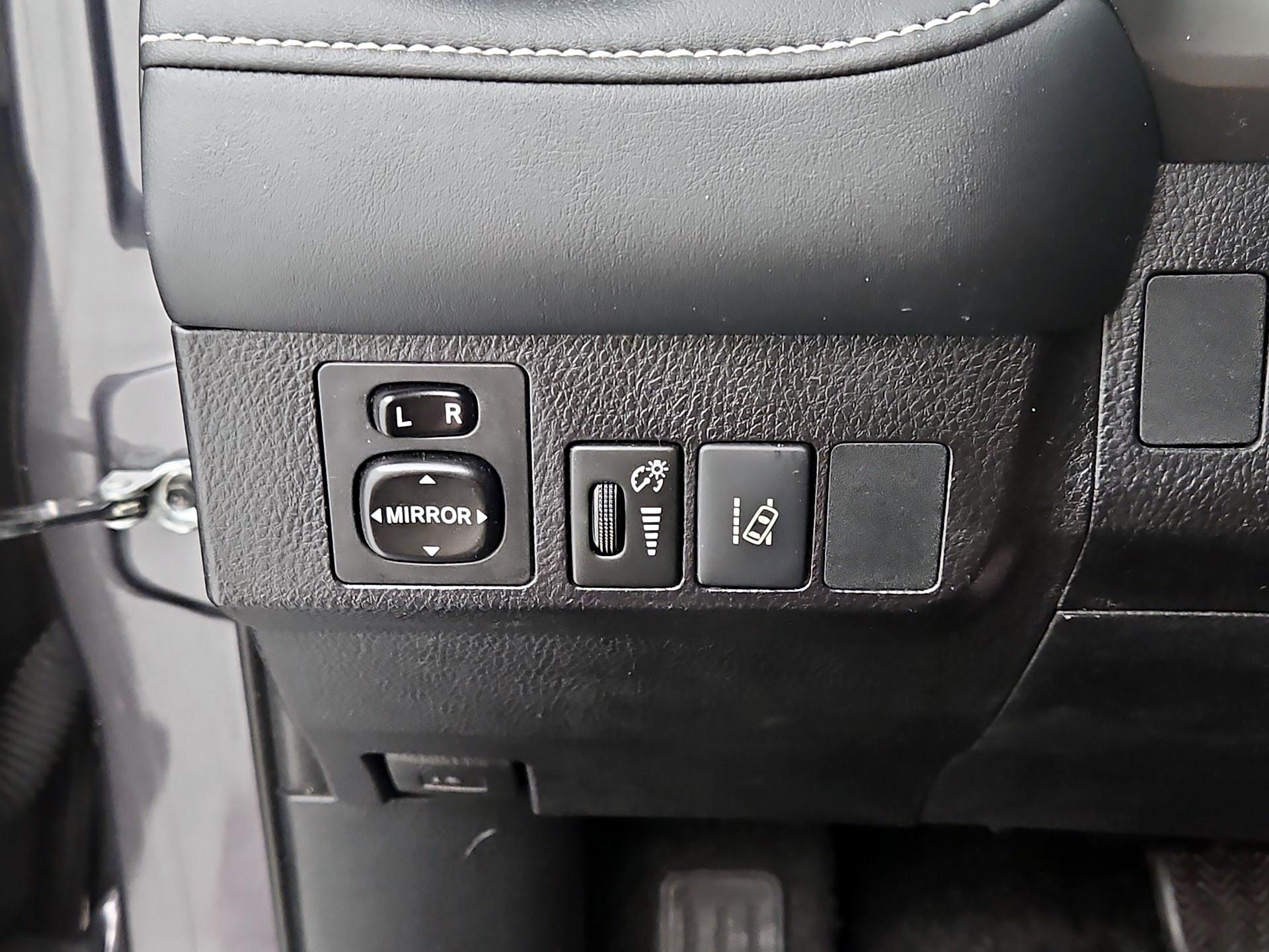 Thumbnail: 2017 Toyota RAV4 - 13