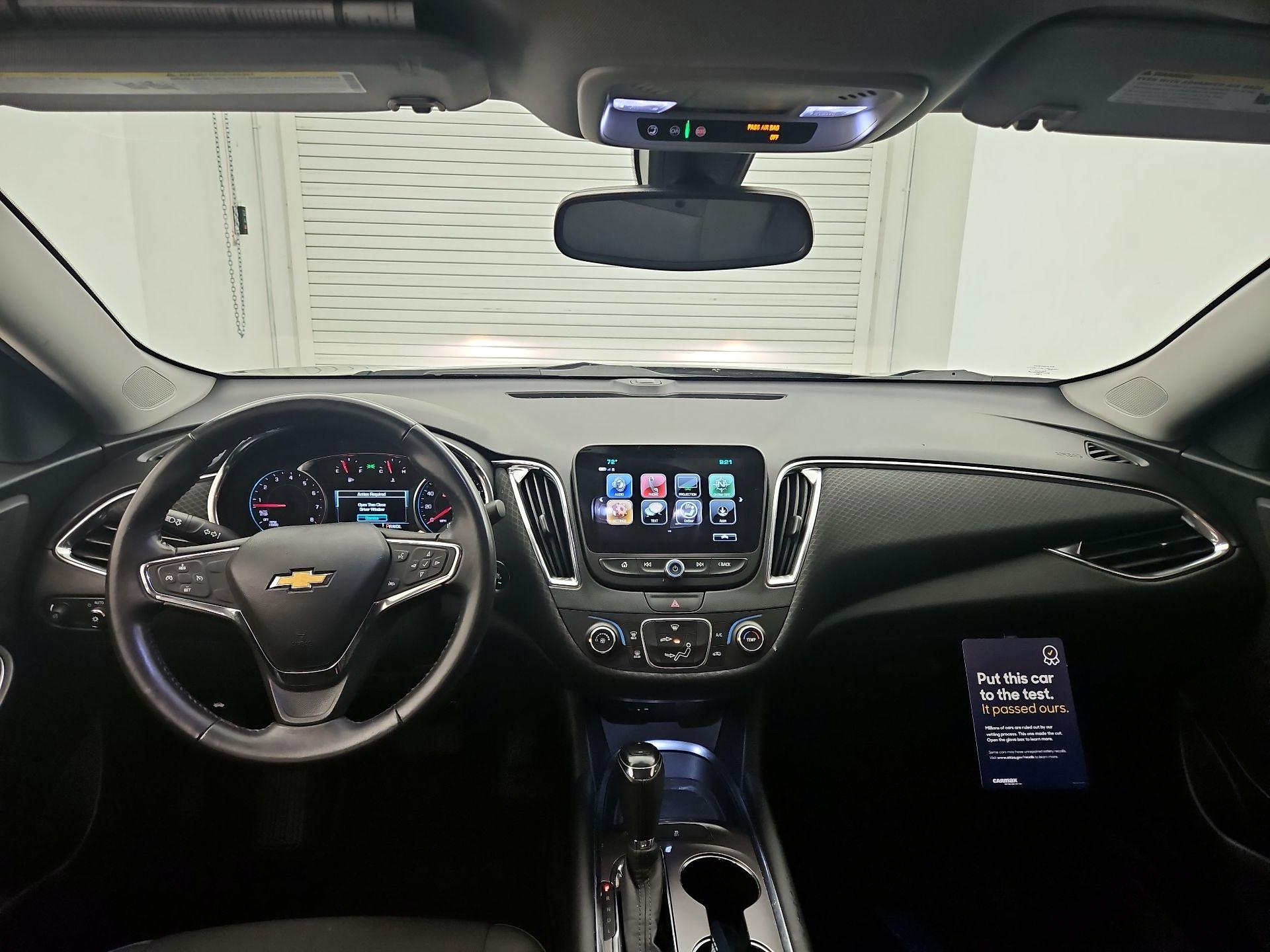 Thumbnail: 2018 Chevrolet Malibu - 9