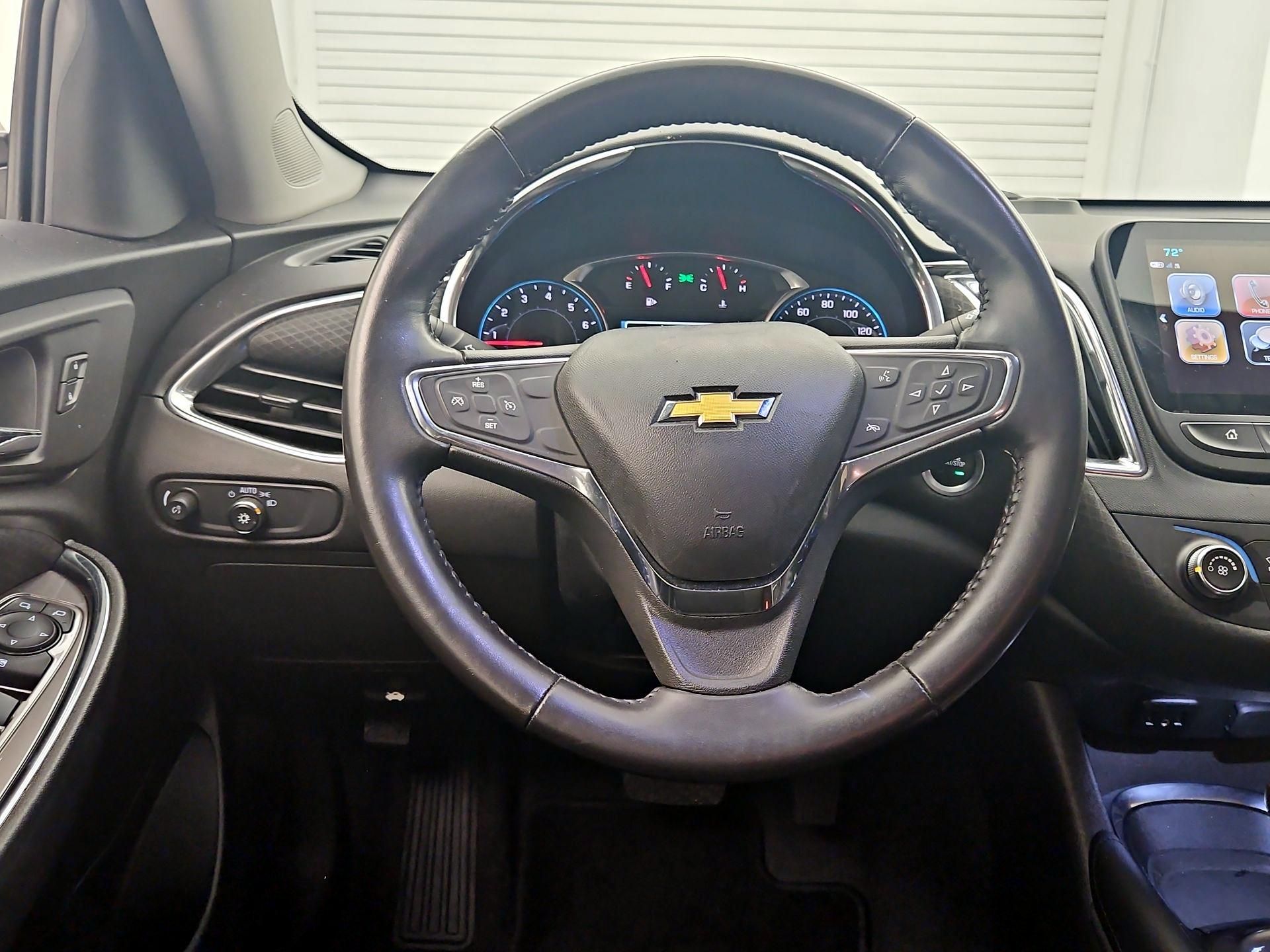 Thumbnail: 2018 Chevrolet Malibu - 10