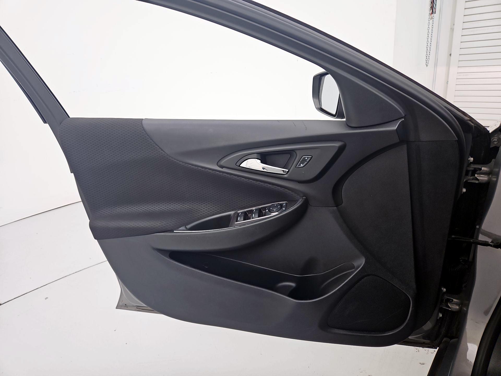 Thumbnail: 2018 Chevrolet Malibu - 12