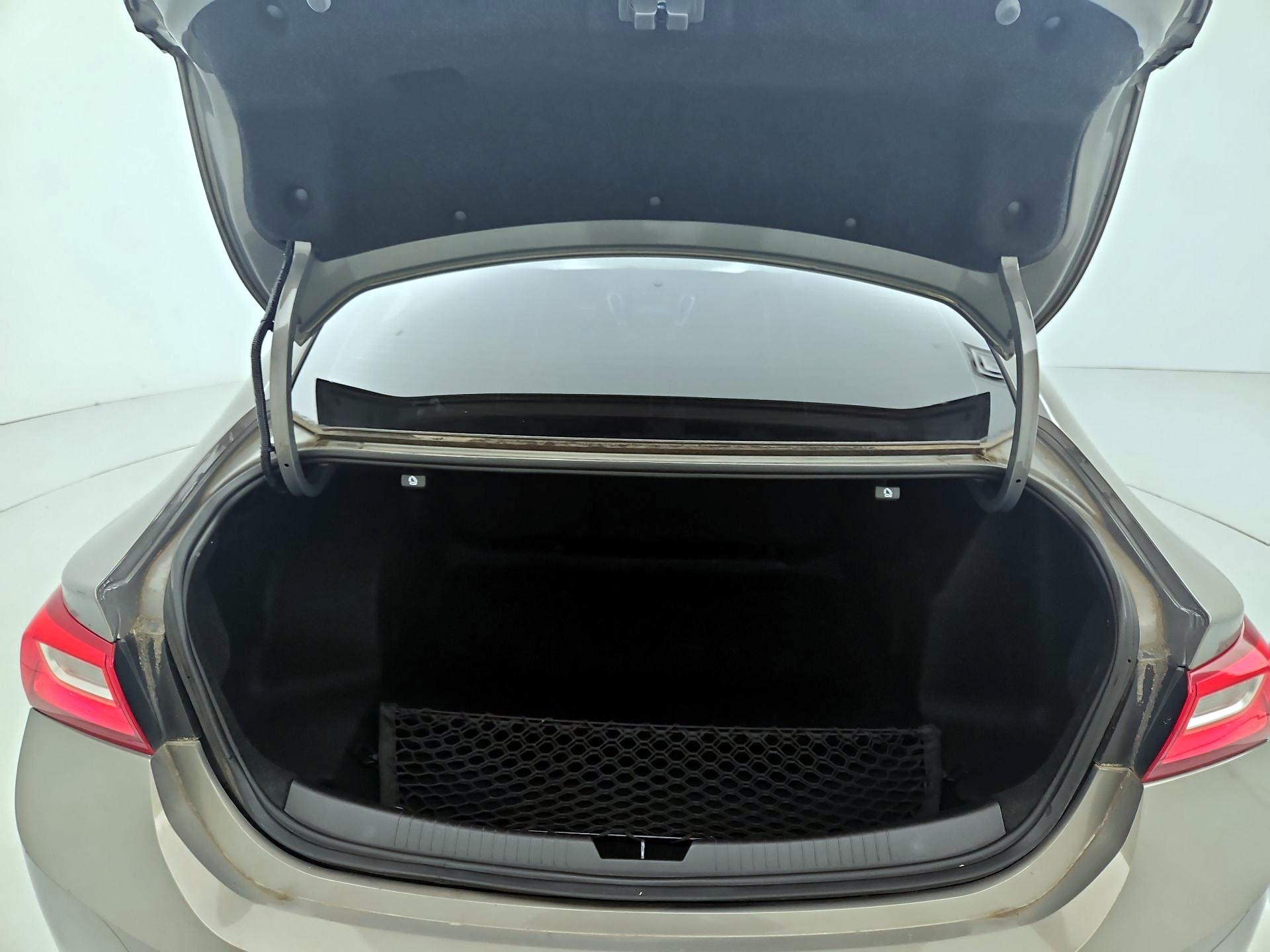 Thumbnail: 2018 Chevrolet Malibu - 20